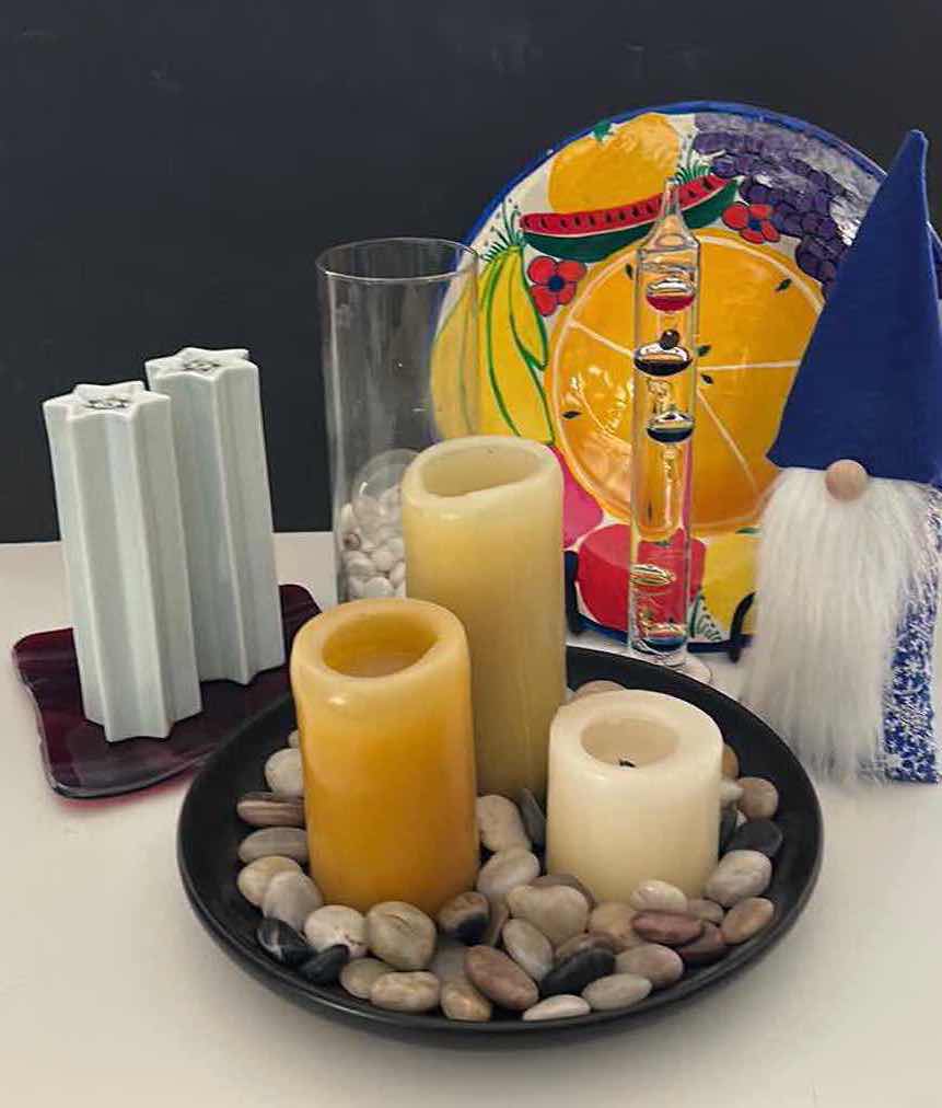 Photo 1 of HOME DECOR ASSORTMENT