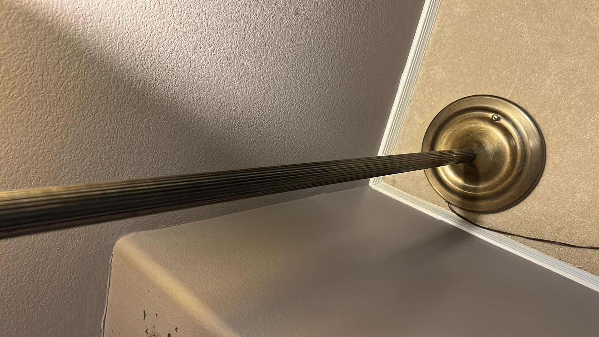 Photo 1 of GREEN AND YELLOW ACRYLIC FLOWER FLOOR LAMP WITH METAL BASE H58”