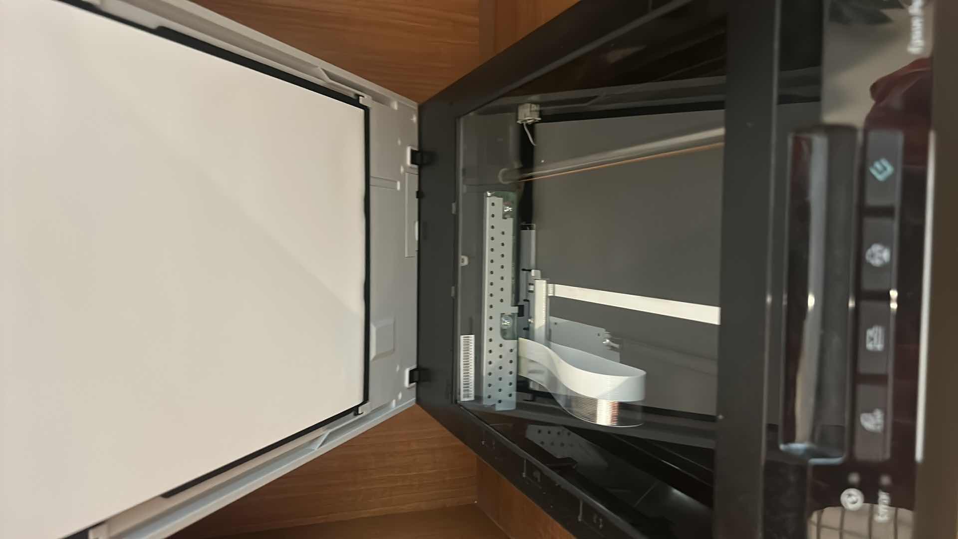 Photo 1 of EPSON PERFECTION V 600 PHOTO