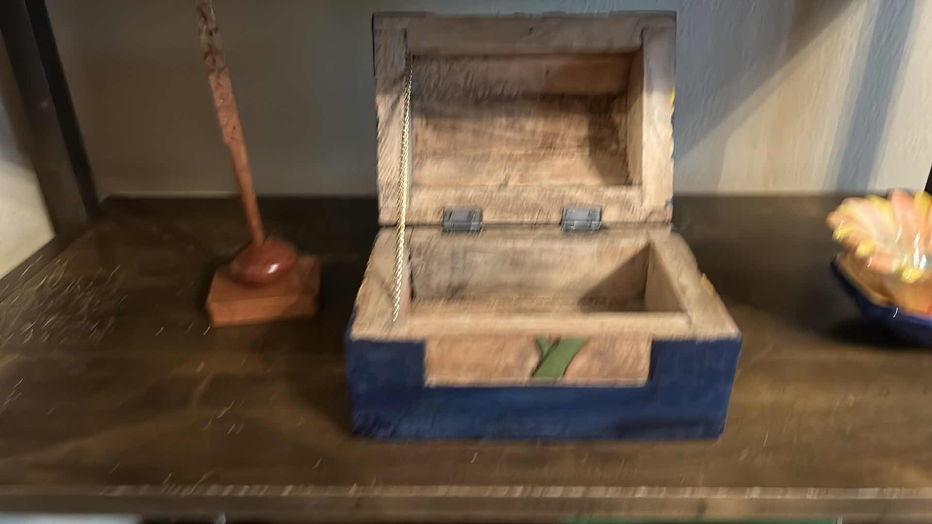 Photo 1 of 4 PC HOME DECOR ASSORTMENT ( TRUNK) 8” x 5 1/2”