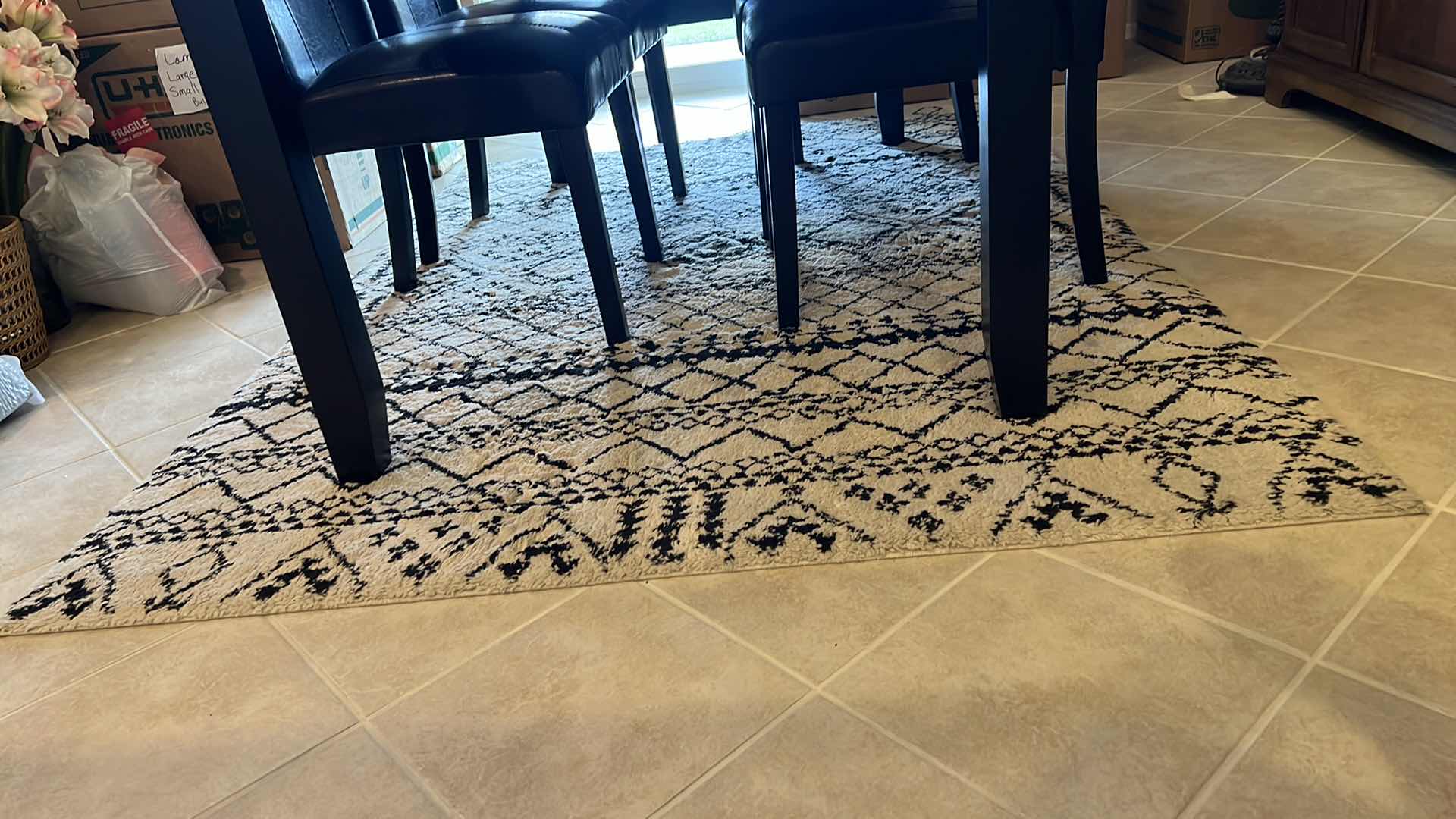 Photo 1 of ORIAN AZTEC IVORY AREA RUG 60" X 84"