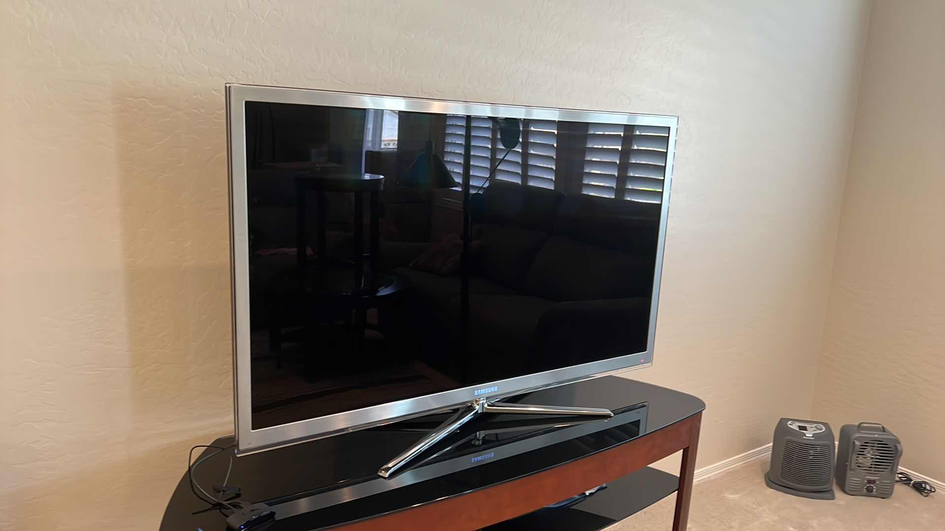 Photo 1 of 55" SAMSUNG FLATSCREEN TV W SWIVEL STAND & REMOTE CONTROL (MODEL #UN55C8000 3D IPTV 1080P)