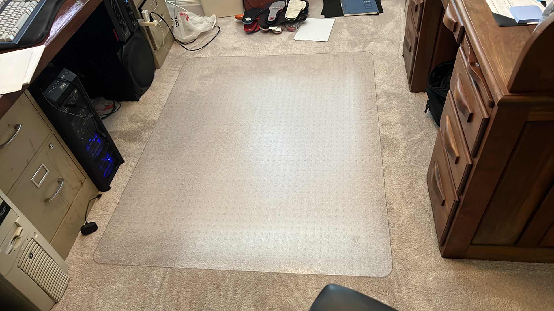 Photo 1 of HERMAN-MILLER AERON BLACK OFFICE CHAIR (SIZE B) INCLUDES NEW PNEUMATIC CYLINDER, PLASTIC OFFICE FLOOR MAT