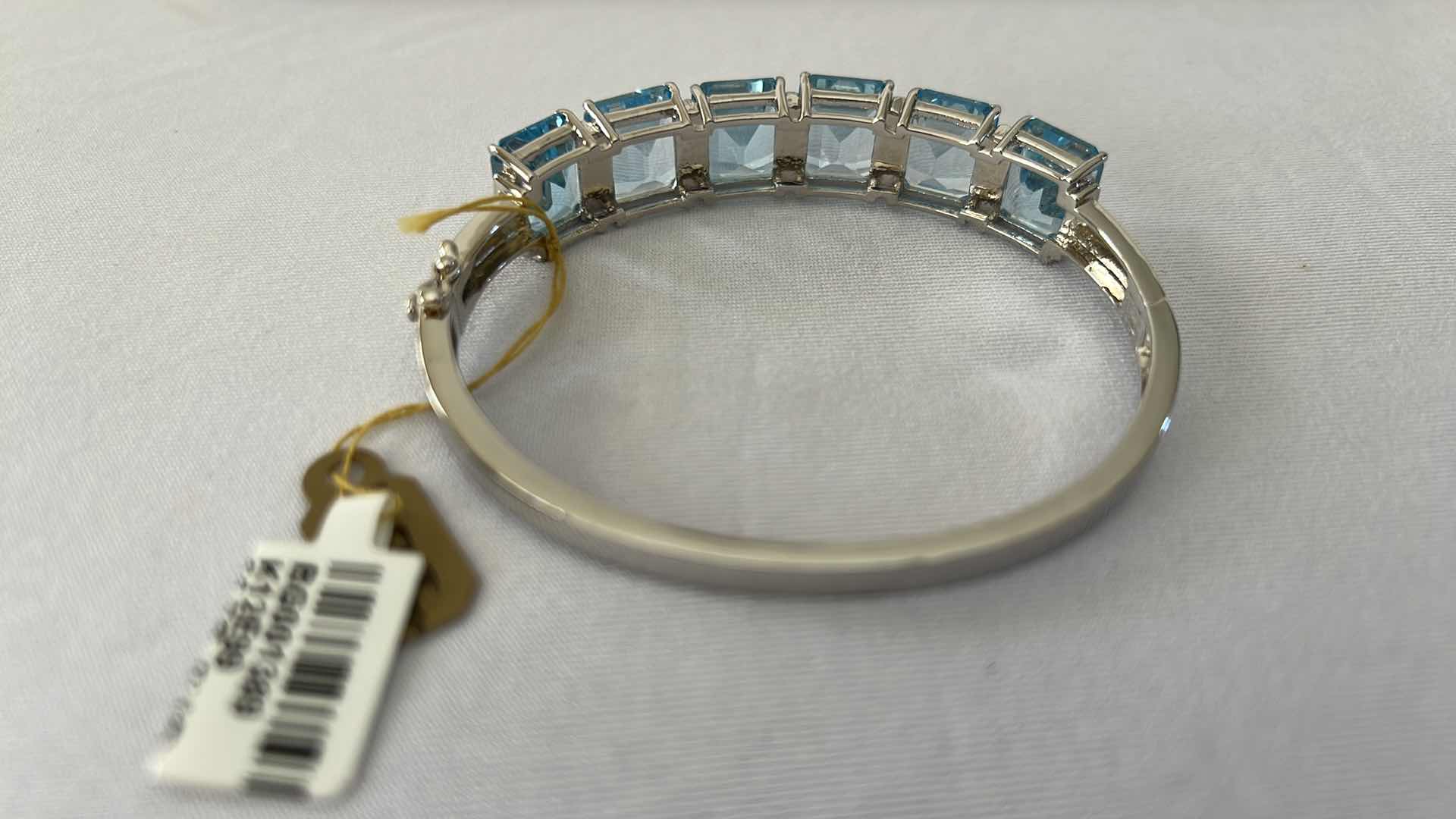 Photo 3 of 925 STERLING SILVER BLUE TOPAZ BRACELET-GGA CERTIFIED    BG00G1389