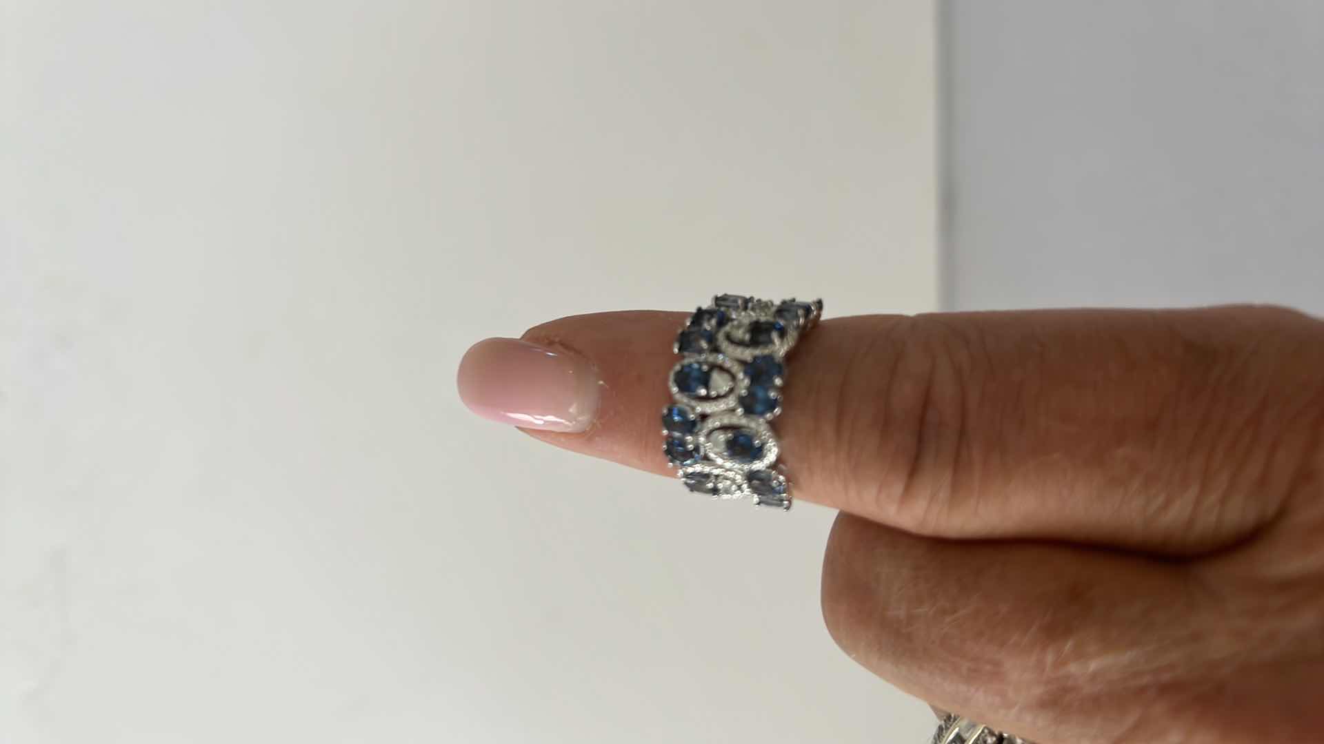 Photo 5 of 925 STERLING SILVER TANZANITE ZOISIT & DIAMOND RING-GGA CERTIFIED-APPROX. SIZE 6.5    RN034970