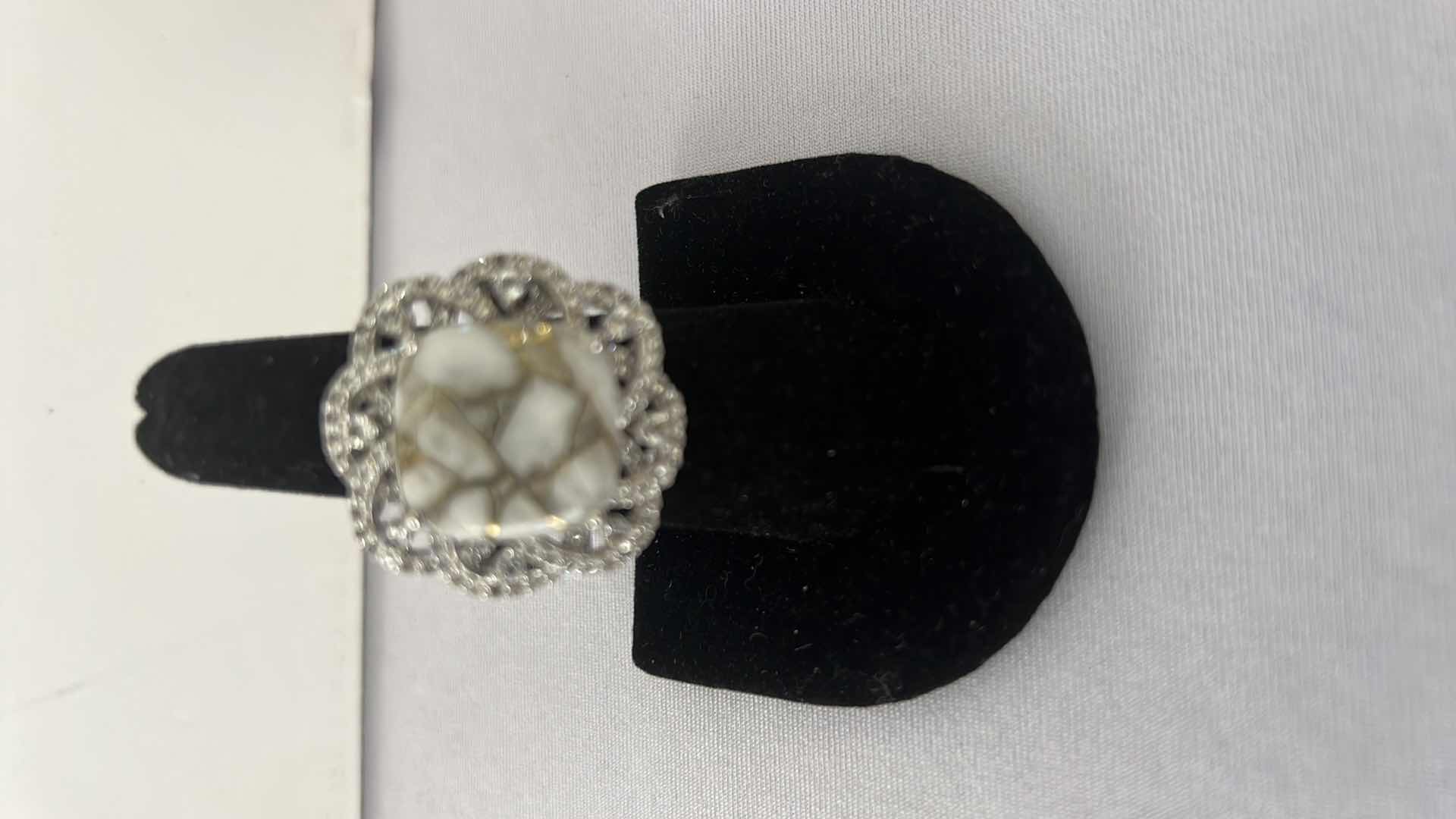 Photo 2 of 925 STERLING SILVER WHITE GOLD QUARTZ & SAPPHIRE CORUNDUM RING-GGA CERTIFIED-APPROX. SIZE 6.5   RN034339