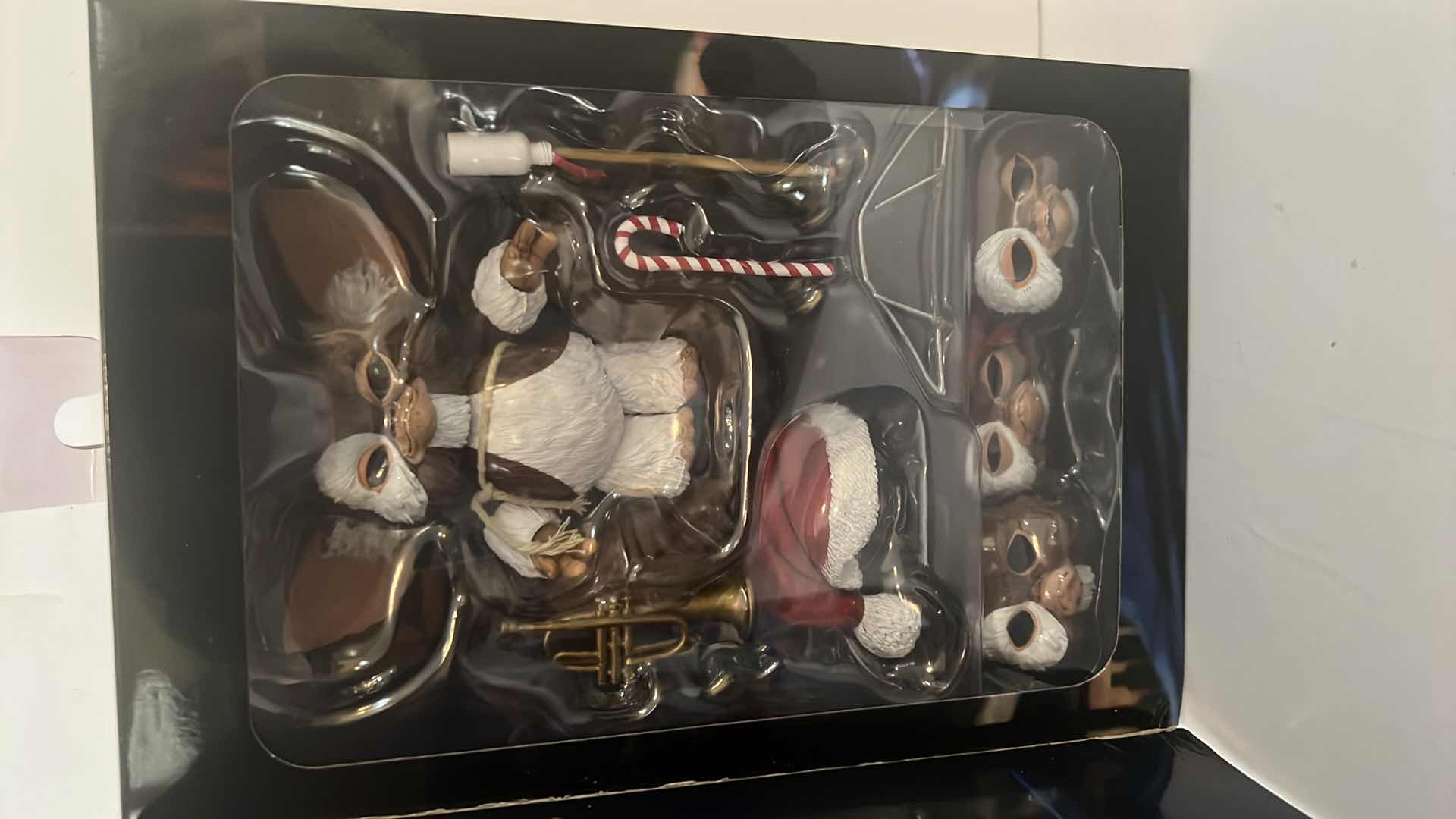 Photo 3 of BRAND NEW NECA GREMLINS FIGURINE