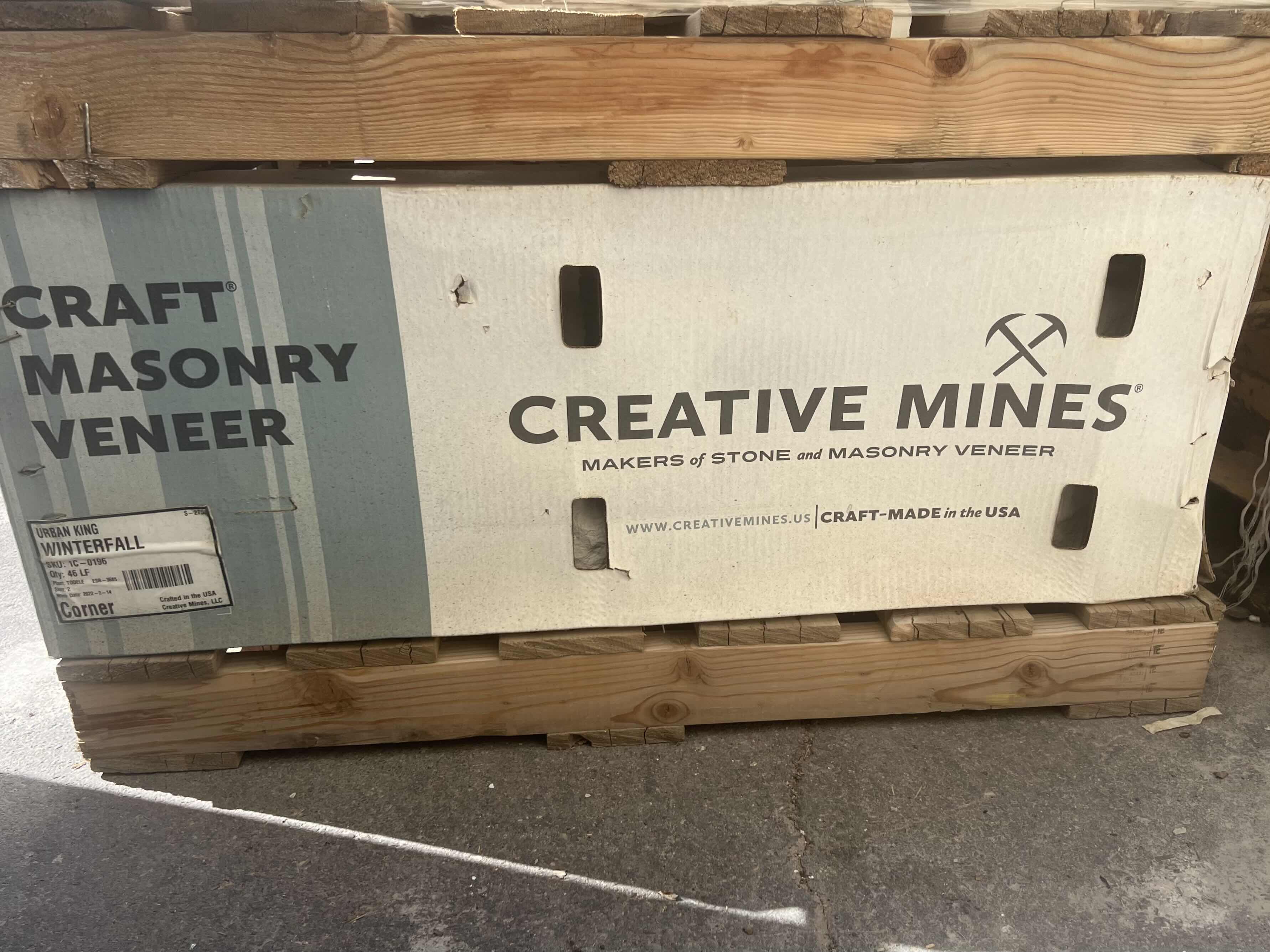 Photo 1 of 1-BOX CREATIVE MINES URBAN KING “WINTERFALL” CORNERS MASONRY VENEER STONE (46 LG)