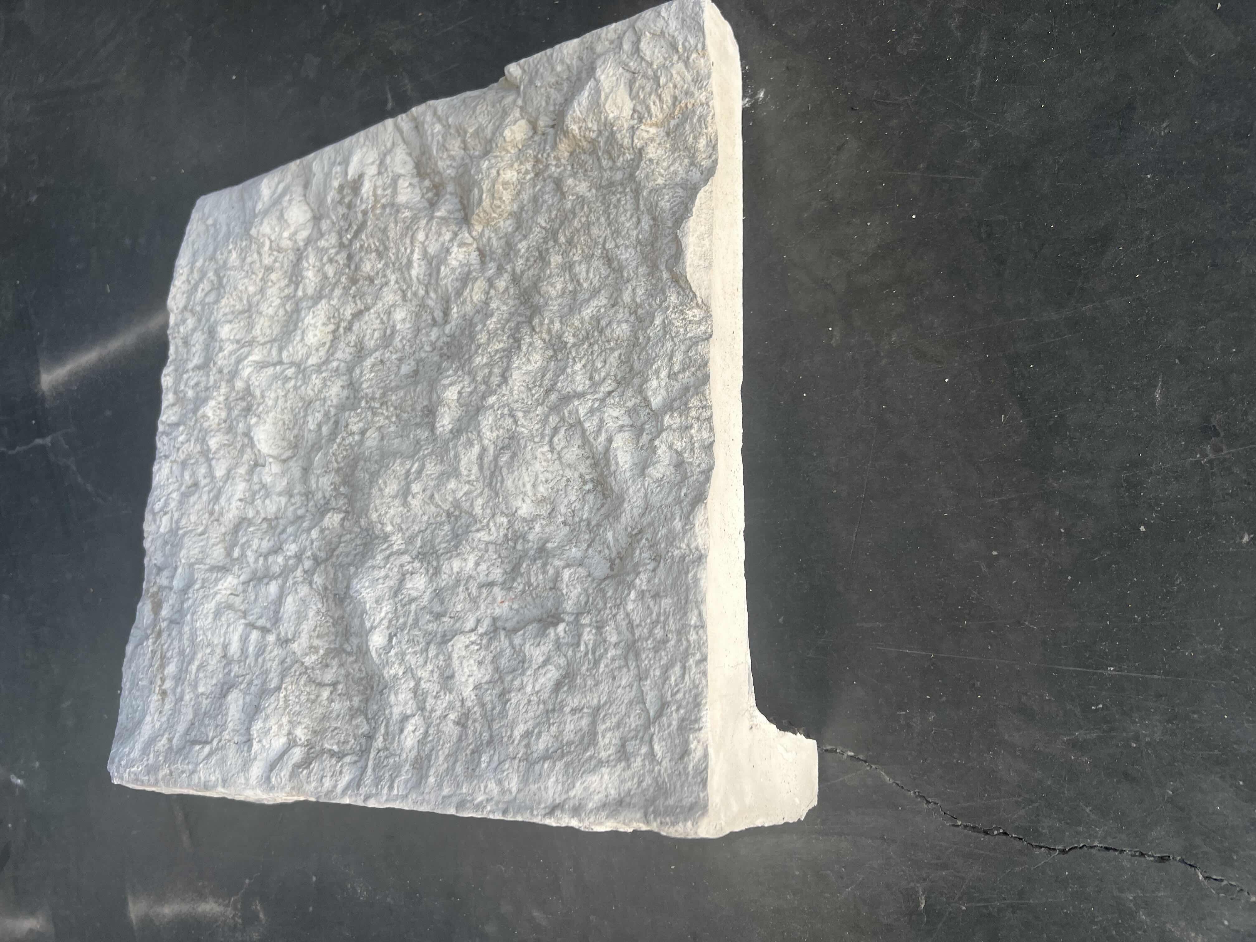 Photo 1 of 1-BOX CREATIVE MINES URBAN KING “WINTERFALL” CORNERS MASONRY VENEER STONE (46 LG)