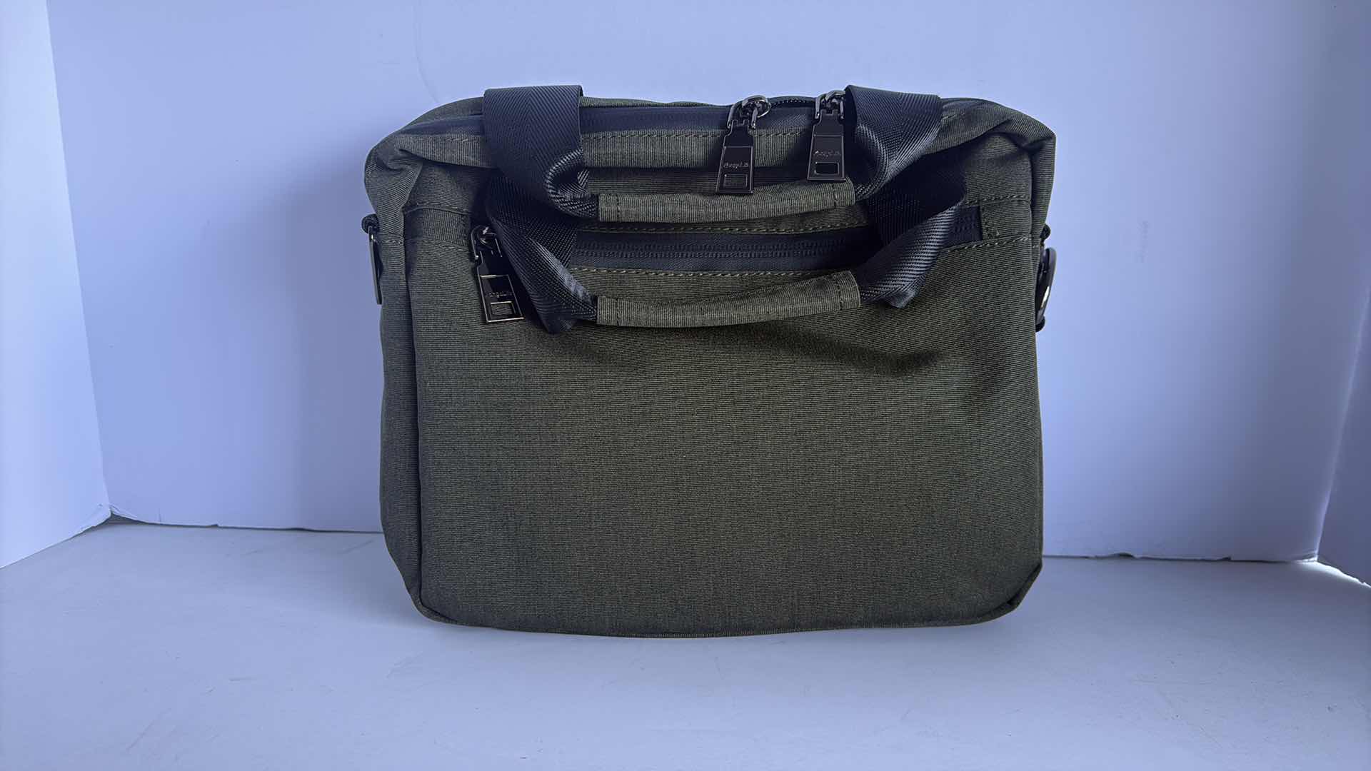 Photo 1 of KANGA LIFE TRAVEL BAG GREEN