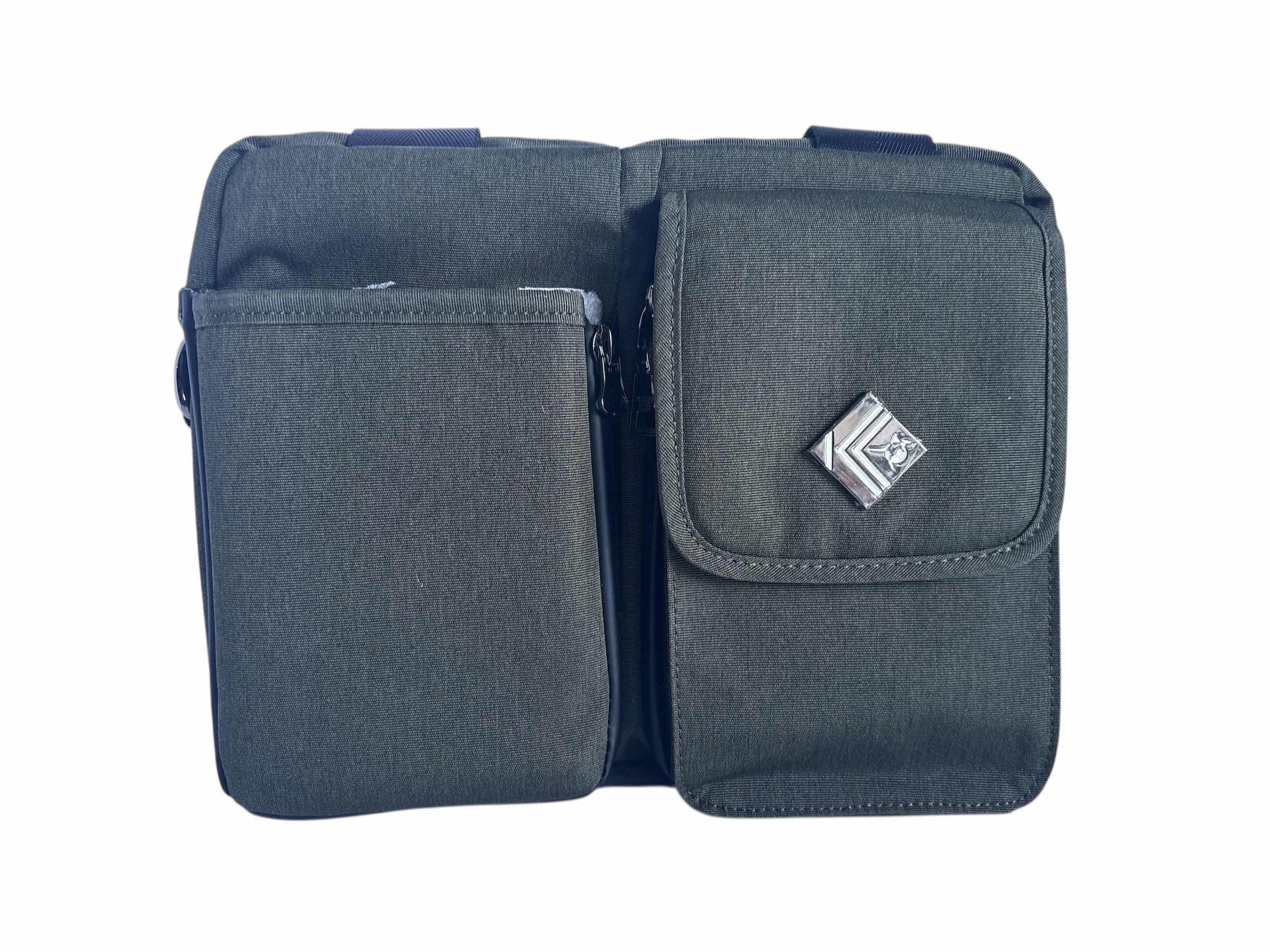 Photo 1 of KANGA LIFE TRAVEL BAG GREEN