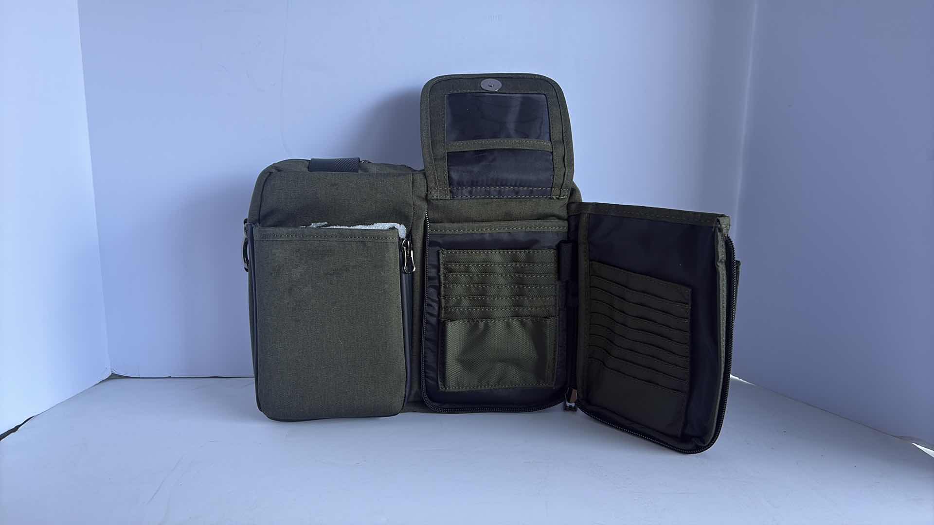 Photo 3 of KANGA LIFE TRAVEL BAG GREEN
