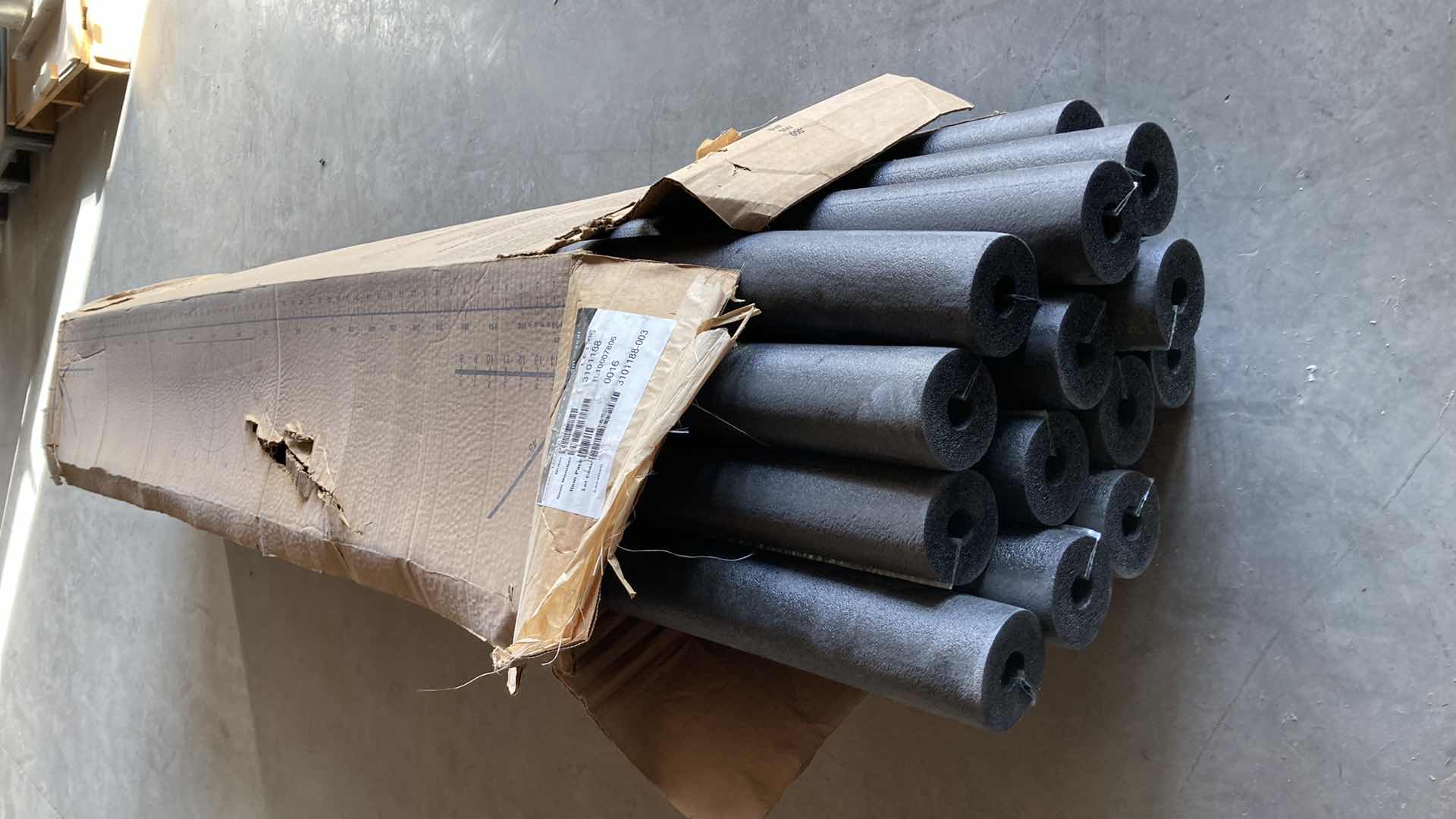 Photo 1 of 1 INCH PIPE INSULATION (14) 3in X 70in