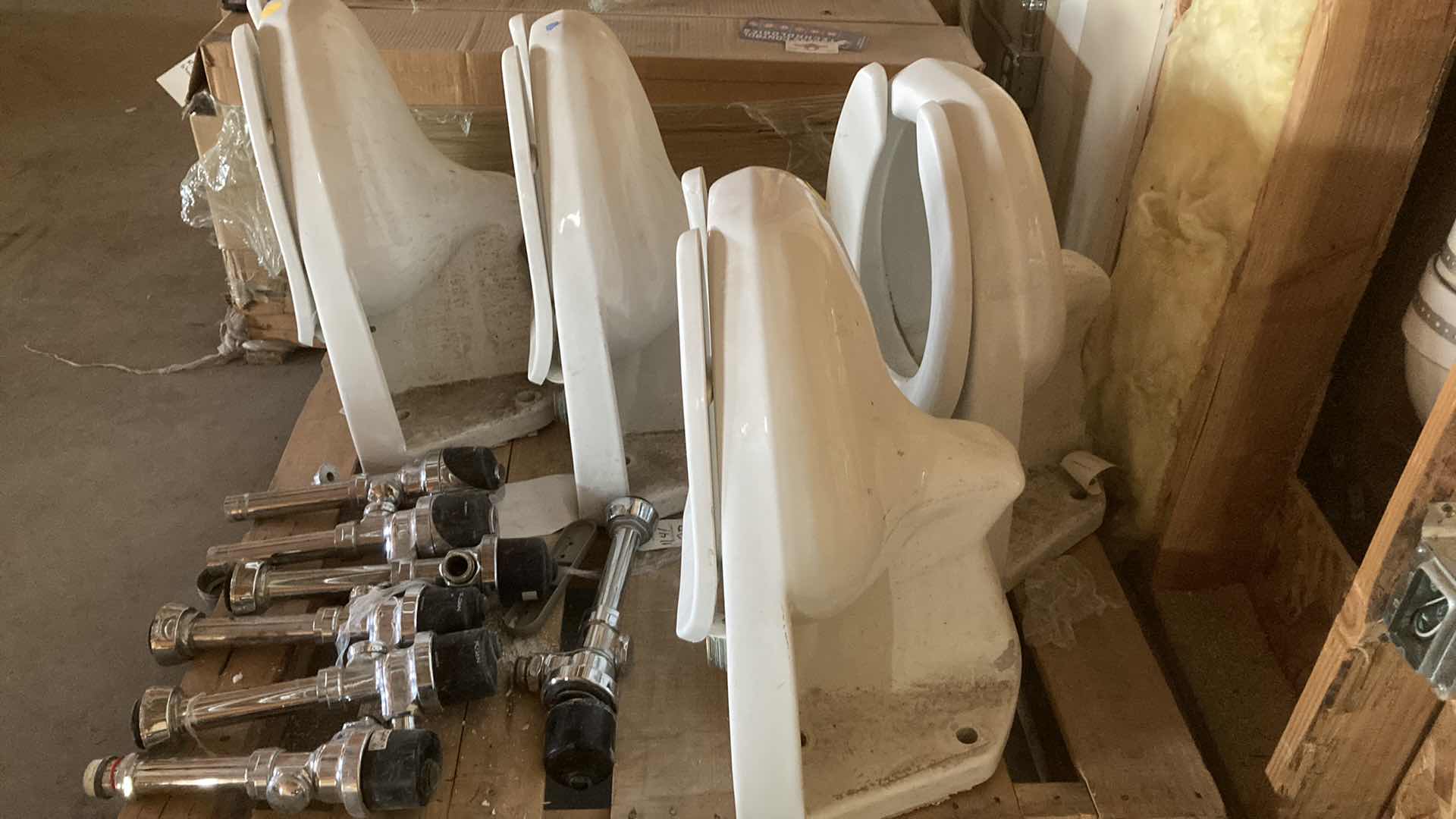 Photo 1 of SLOAN COMMERCIAL WALL MOUNTED TOILETS W SENSOR FLUSHERS (4)