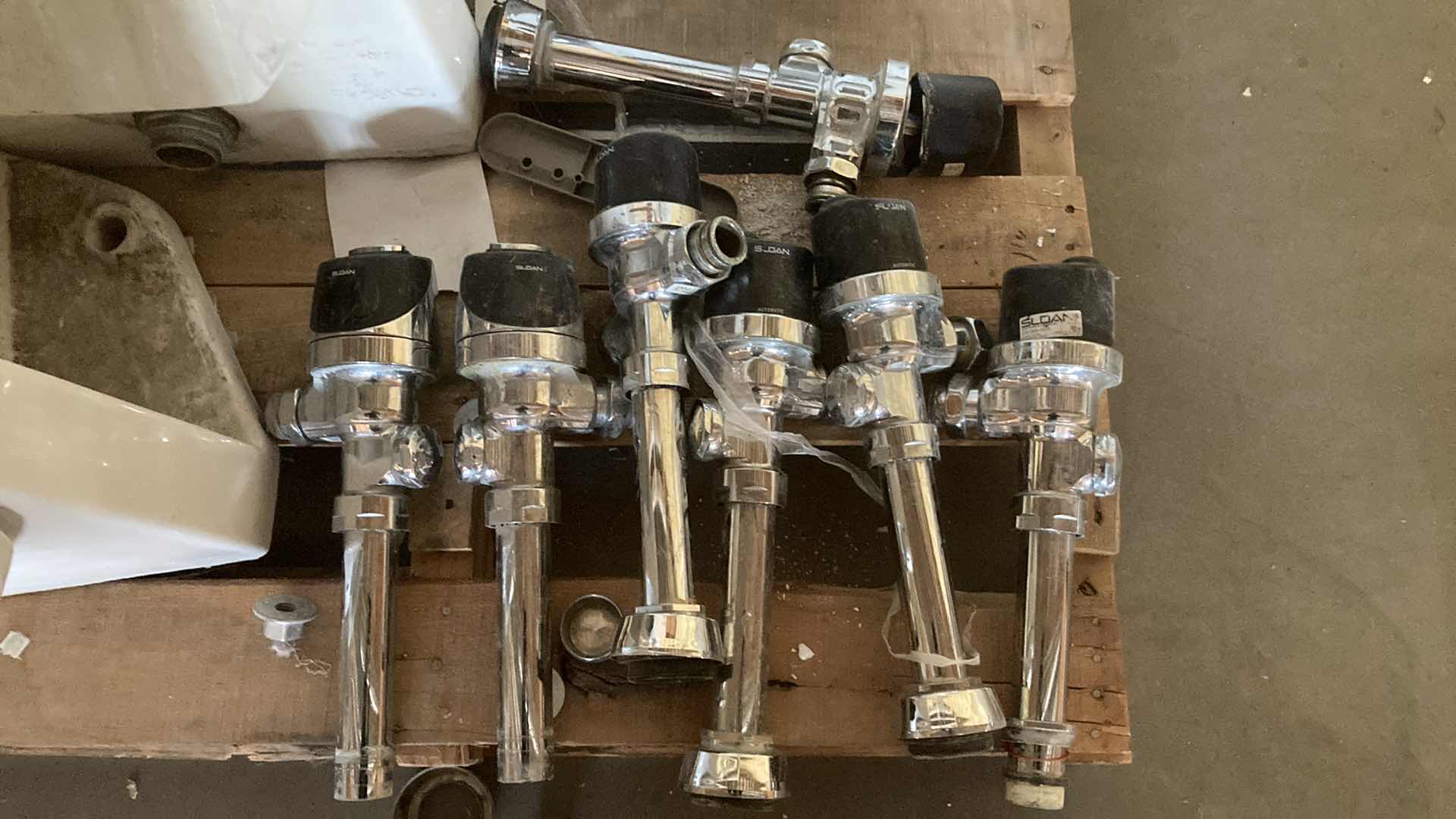 Photo 1 of SLOAN COMMERCIAL WALL MOUNTED TOILETS W SENSOR FLUSHERS (4)