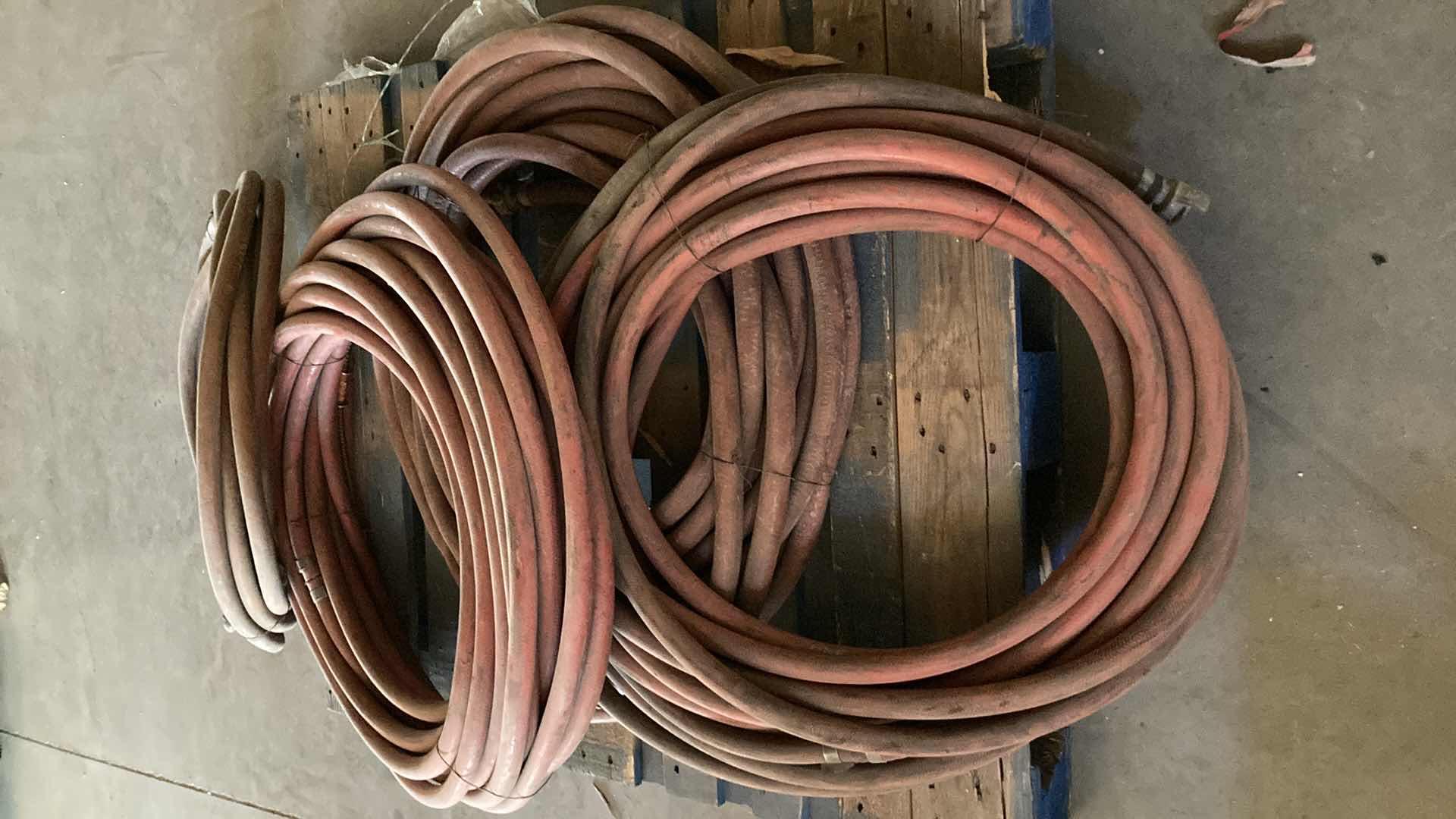 Photo 1 of HEAVY DUTY AIR HOSES (4)