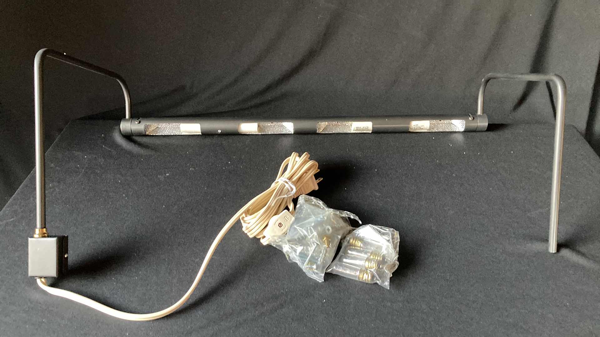 Photo 1 of NEW HOUSE OF TROY OIL RUBBED BRONZE 21” SLIME LINE PICTURE LIGHT