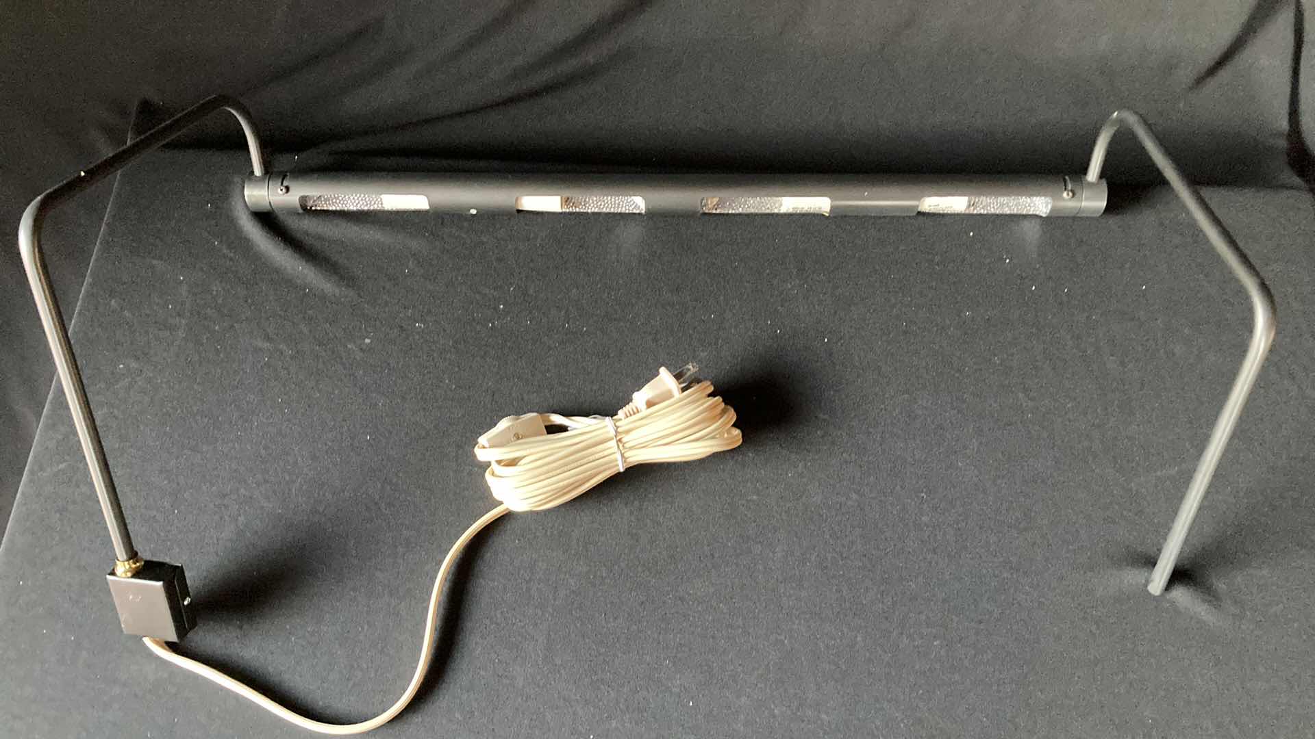 Photo 1 of NEW HOUSE OF TROY OIL RUBBED BRONZE 21” SLIME LINE PICTURE LIGHT