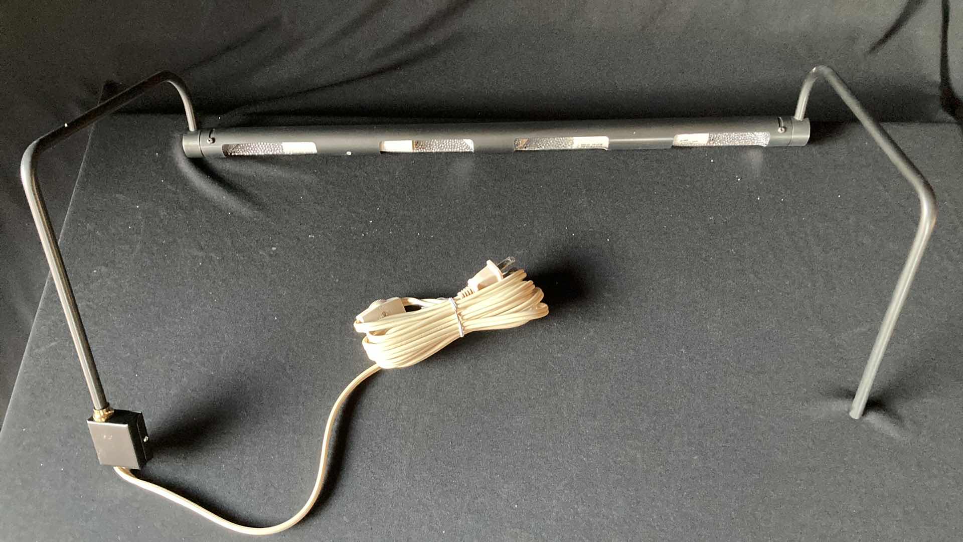 Photo 1 of NEW HOUSE OF TROY OIL RUBBED BRONZE 21” SLIME LINE PICTURE LIGHT