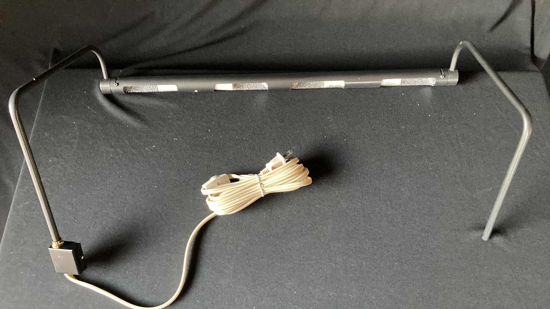 Photo 1 of HOUSE OF TROY OIL RUBBED BRONZE 21” SLIME LINE PICTURE LIGHT