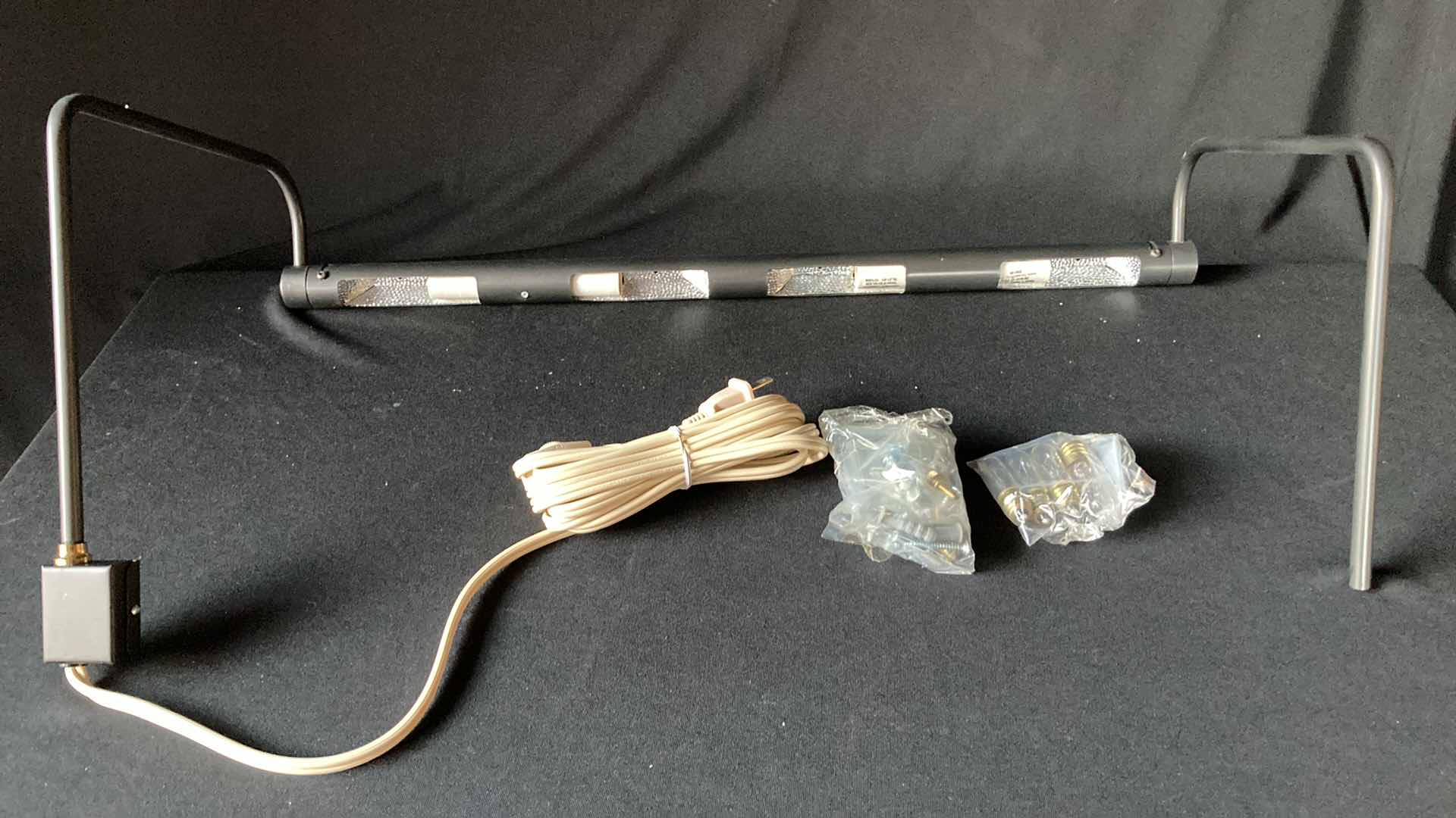 Photo 1 of HOUSE OF TROY OIL RUBBED BRONZE 21” SLIME LINE PICTURE LIGHT