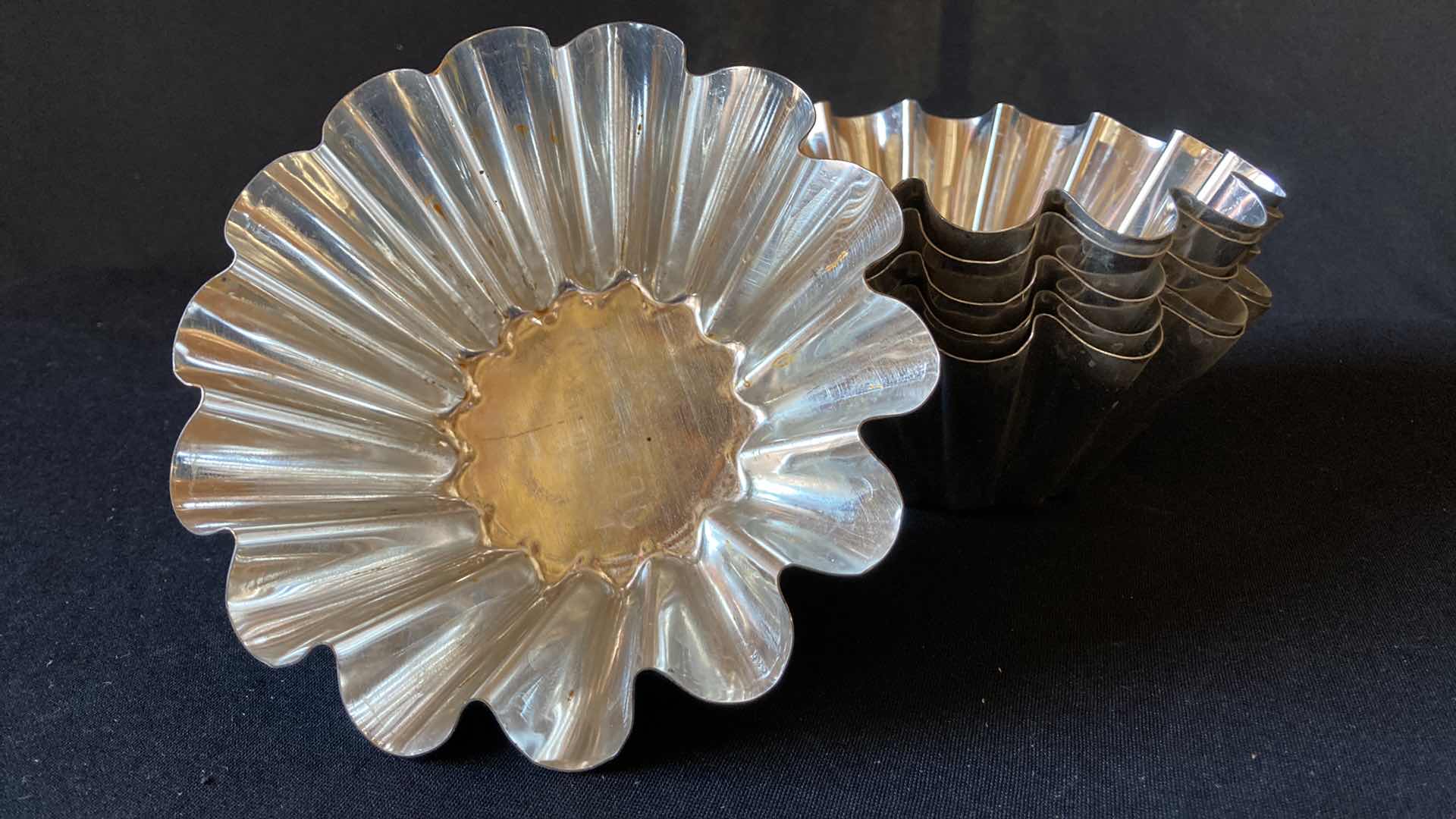 Photo 1 of JB PRINCE CO 5.5” BRIOCHE MOLDS (6)