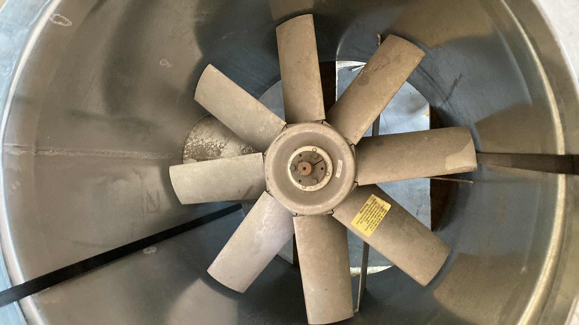 Photo 1 of GLOBAL FINISHING SOLUTIONS PAINT ROOM EXHAUST 21.5” X 33” H26”