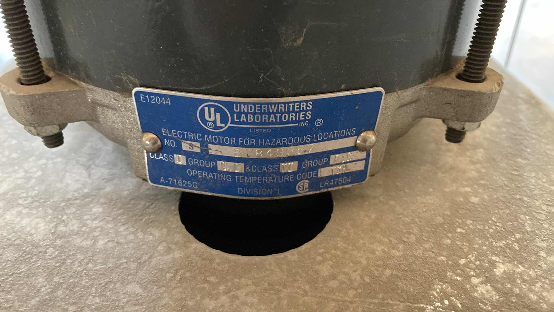 Photo 1 of GLOBAL FINISHING SOLUTIONS PAINT ROOM EXHAUST 21.5” X 33” H26”