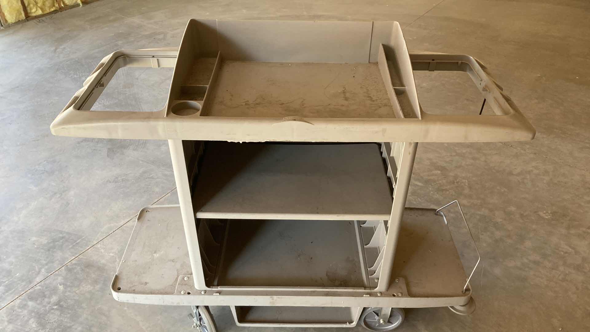 Photo 5 of RUBBERMAID COMMERCIAL CATERING ROLLING CART 60” X 22” H50”