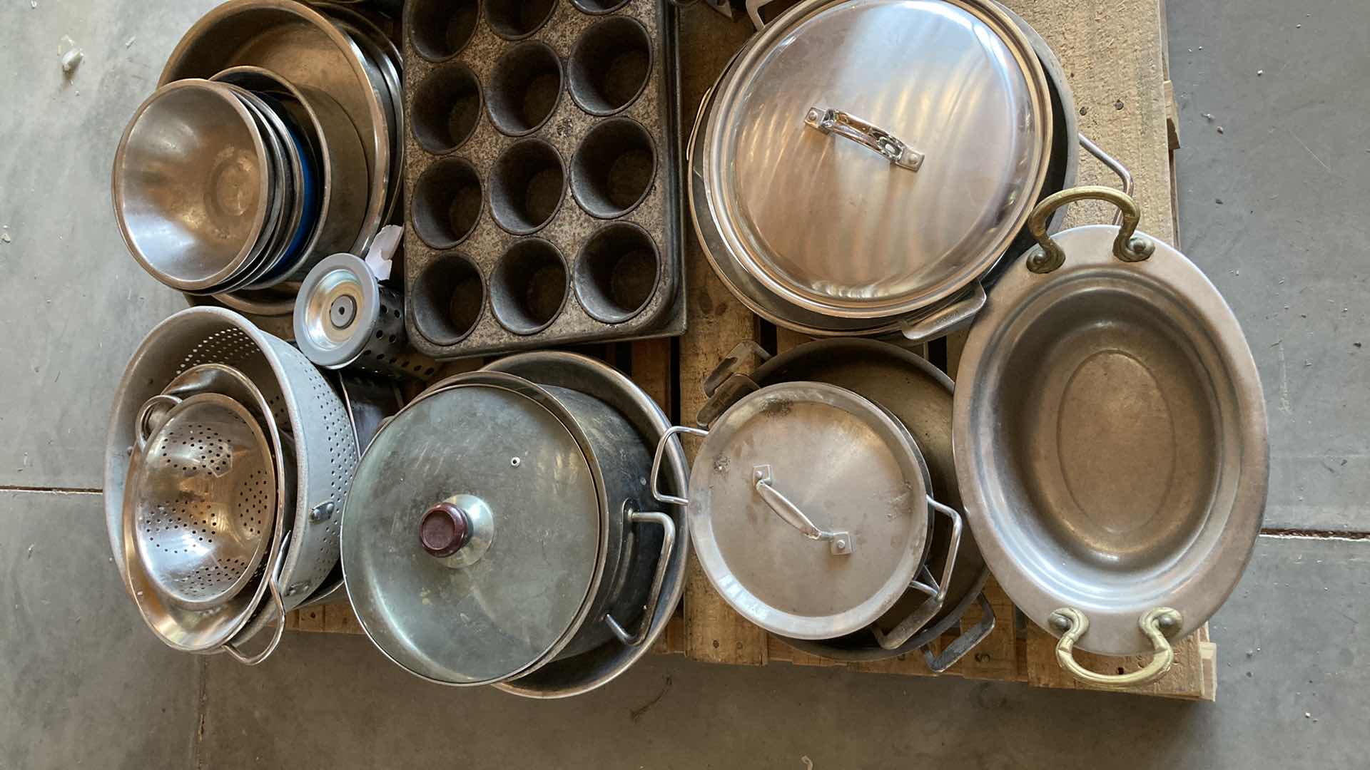 Photo 2 of COOKWARE VARIOUS STYLES & PURPOSES ON PALLET