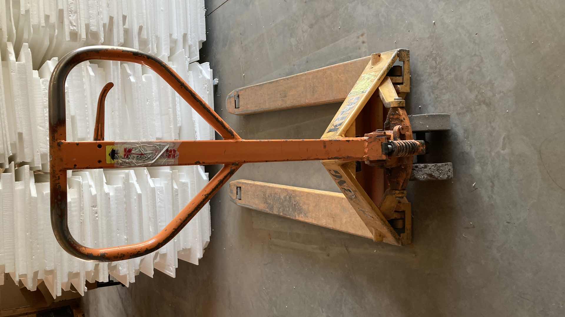 Photo 3 of KING PALLET JACK 5500LB CAPACITY