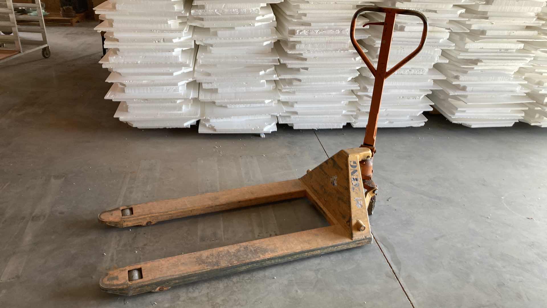Photo 1 of KING PALLET JACK 5500LB CAPACITY