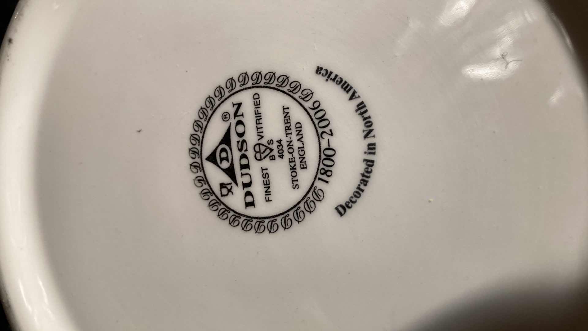 Photo 5 of DUDSON VOODOO WHITE DINING SET (9)