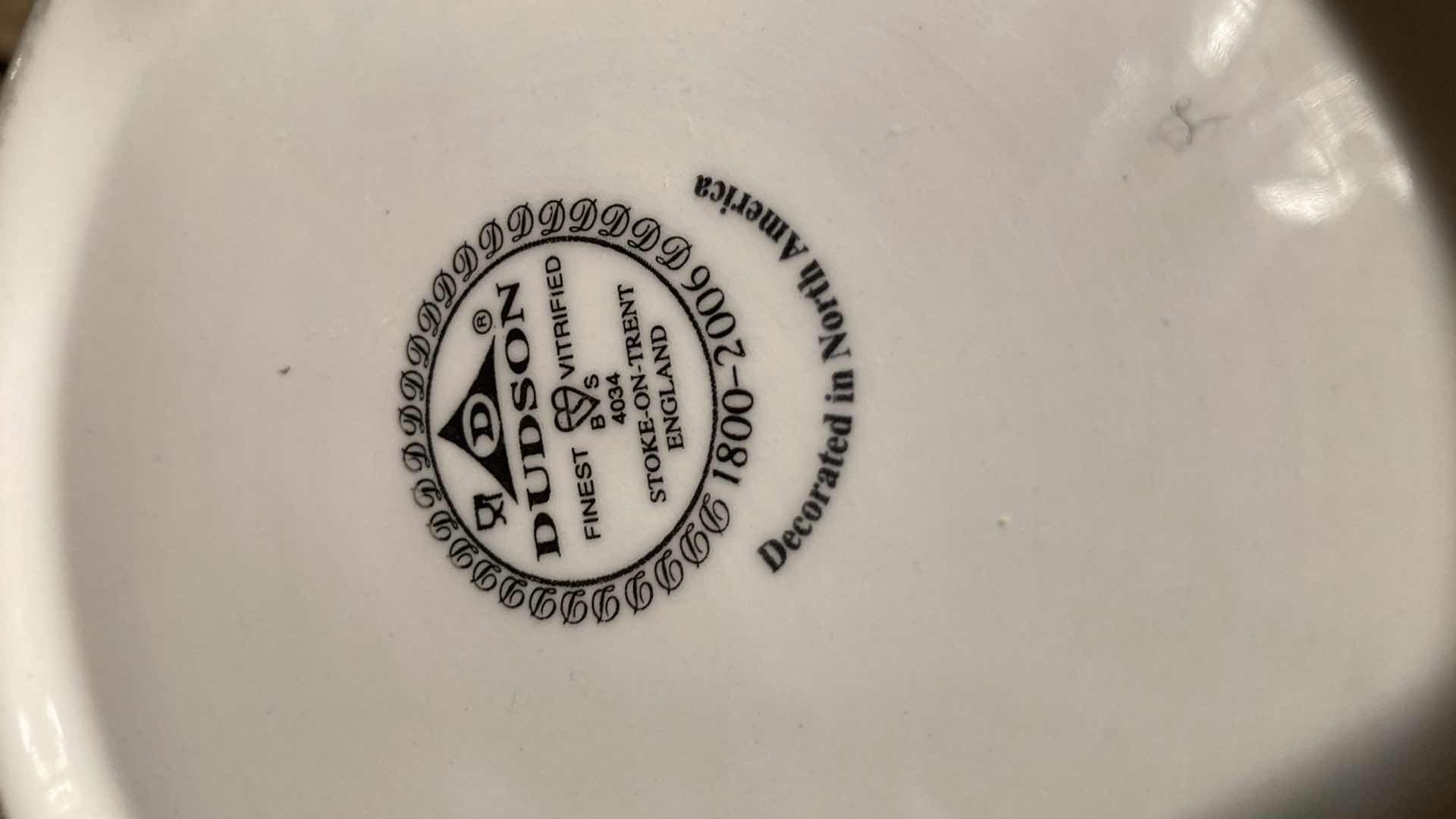 Photo 5 of DUDSON VOODOO WHITE DINING SET (9)