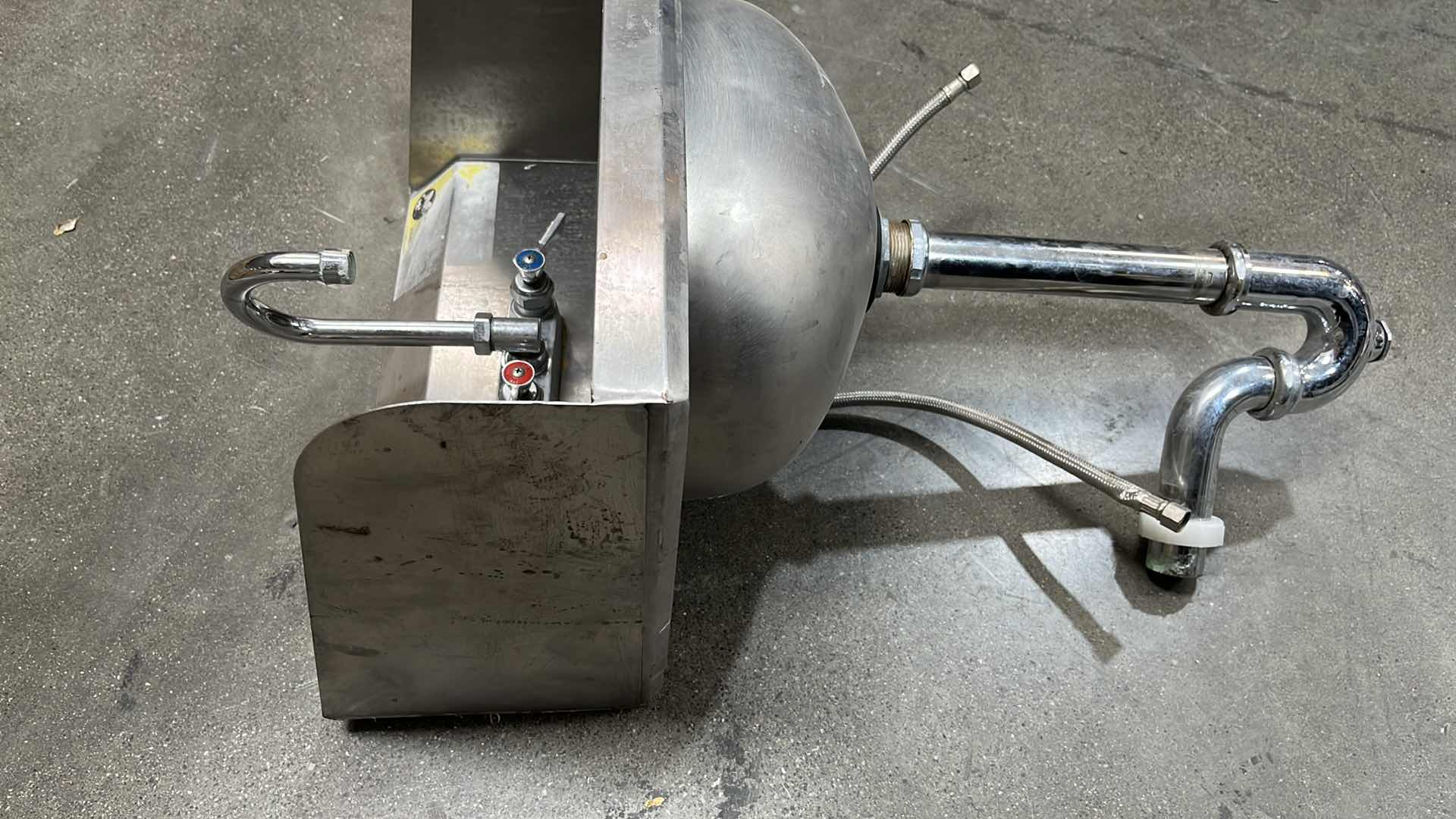 Photo 3 of STAINLESS STEEL HAND SINK 14.75” X 19” X 29”H