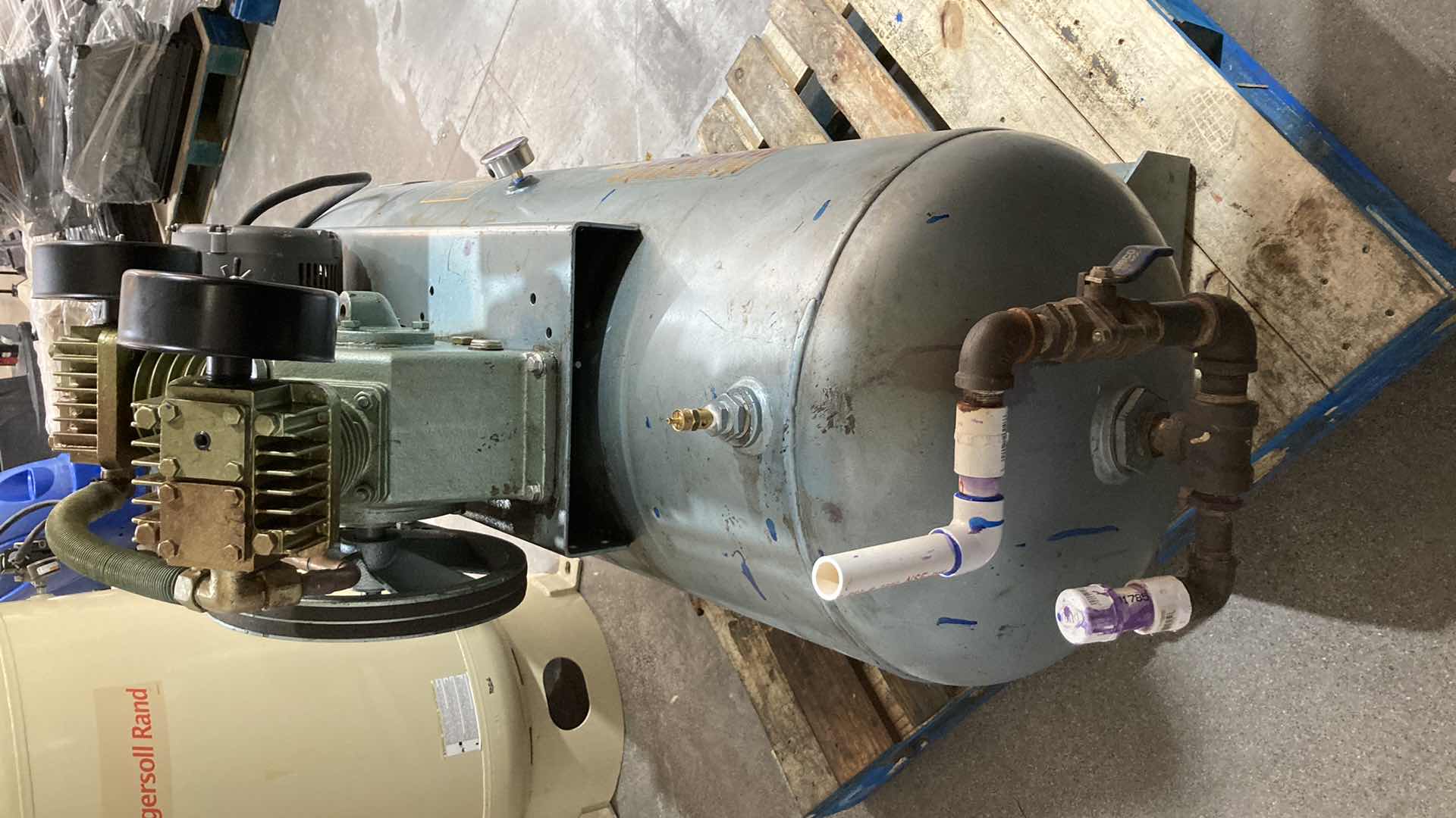 Photo 1 of CIASONS AIR COMPRESSOR 80GAL 5HP 230VOLT MODEL SS-B4780HDA