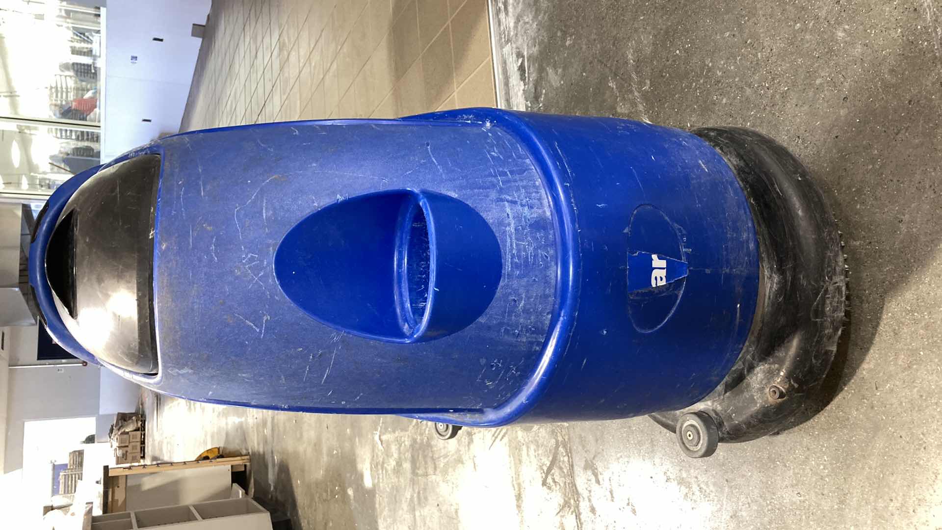 Photo 4 of CLARKE ELECTRIC AUTOMATIC FLOOR SCRUBBER W PAD DRIVER MODEL CA30 17E