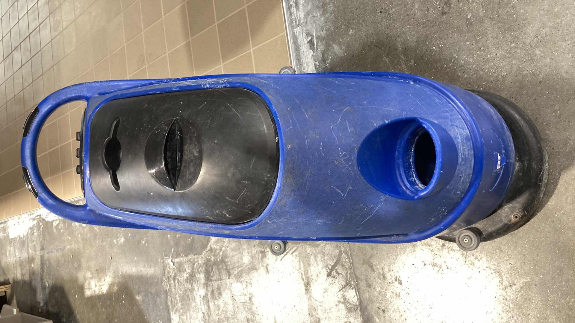 Photo 3 of CLARKE ELECTRIC AUTOMATIC FLOOR SCRUBBER W PAD DRIVER MODEL CA30 17E