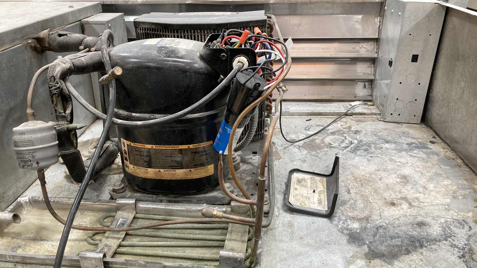 Photo 9 of TRAULSEN COMMERCIAL REFRIGERATOR MODEL RHT232WUT-201 (NEEDS NEW COMPRESSOR)