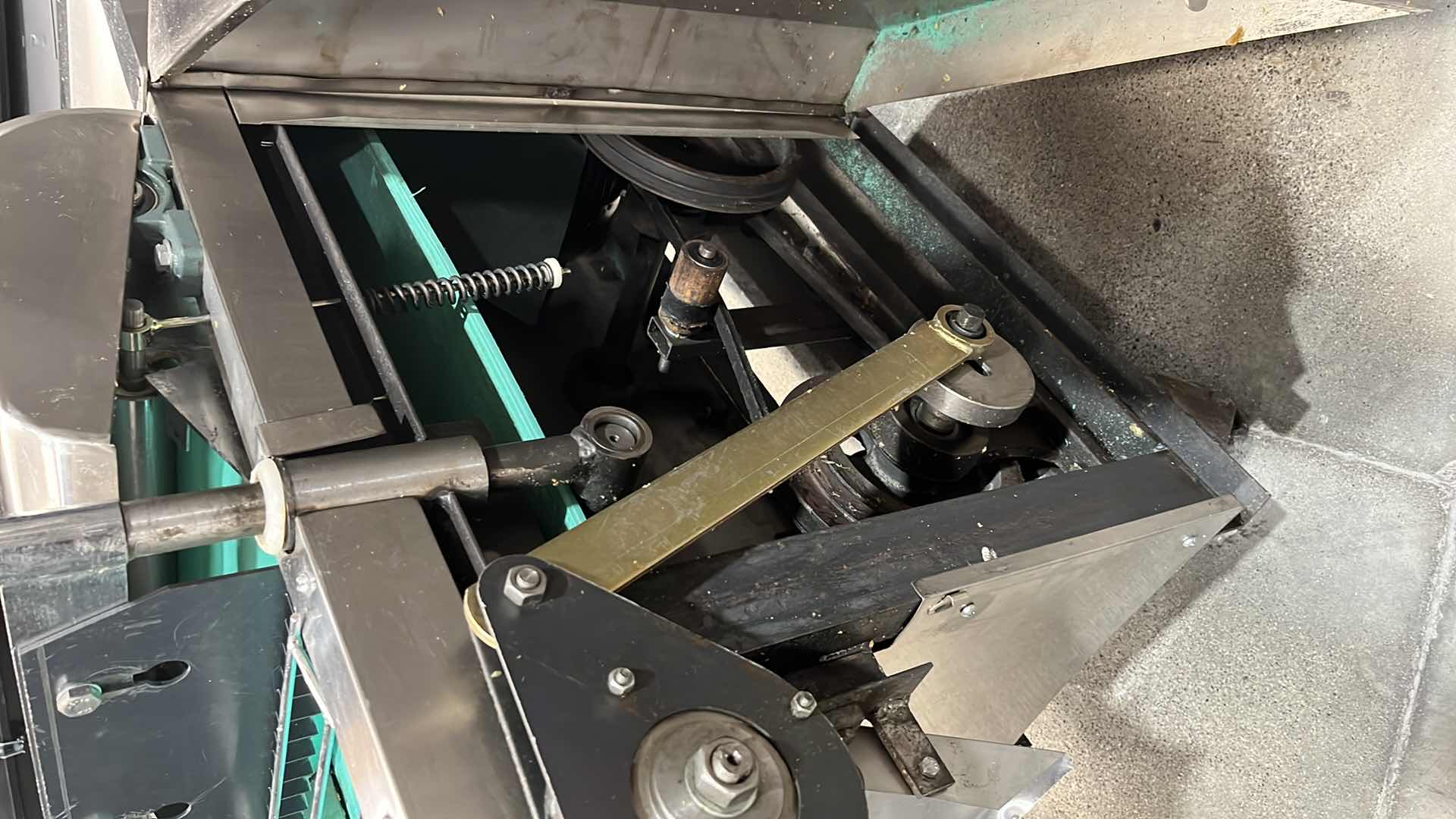 Photo 9 of MULTIFUNCTION VEGETABLE CUTTING MACHINE MODEL ALVC-1000C