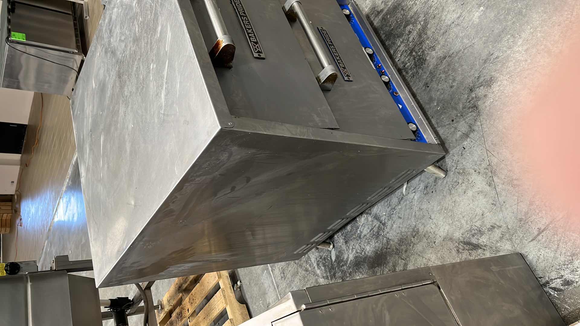 Photo 1 of BAKERS PRIDE ELECTRIC COUNTERTOP DOUBLE DECK PIZZA/PRETZEL OVEN (MODEL P44)