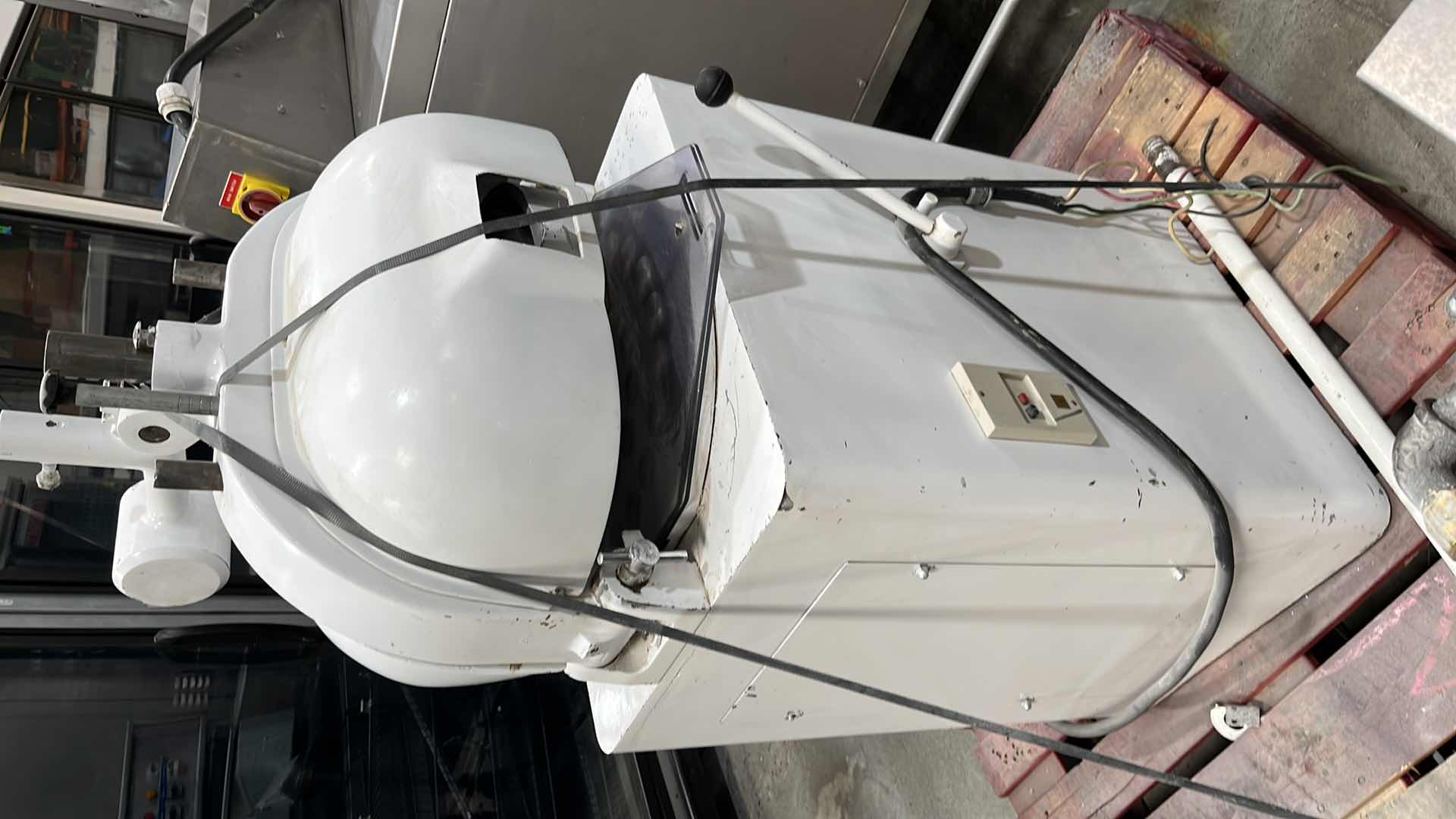 Photo 4 of LUCKS DOUGH DIVIDER/ROUNDER
MODEL LDR-11