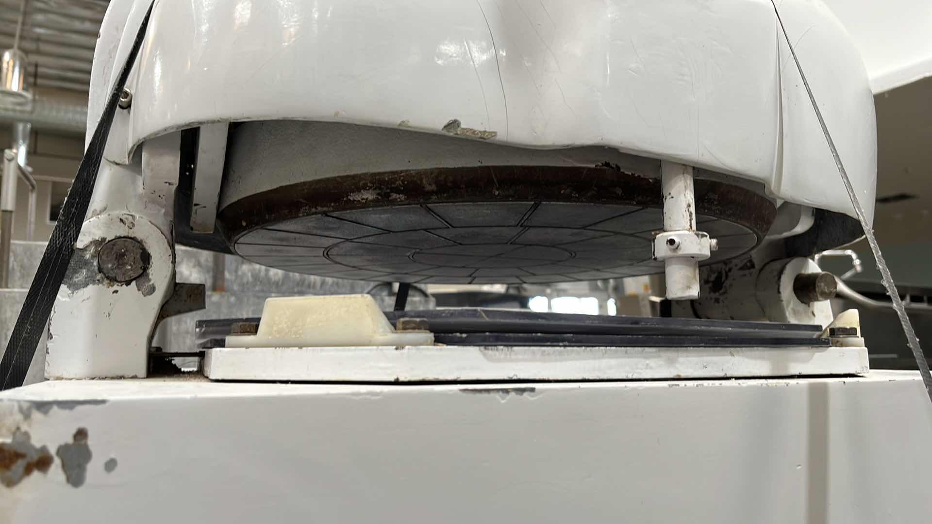 Photo 5 of LUCKS DOUGH DIVIDER/ROUNDER
MODEL LDR-11