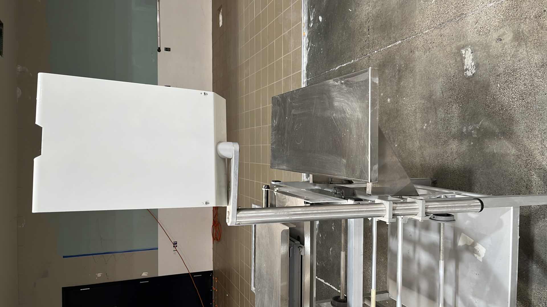 Photo 39 of HOBART COMMERCIAL DIGITAL DELI WRAPPING MACHINE W LABEL PRINTER MODEL UWS (HARDWIRED),  HEAT SEAL ENERGY SMART WRAPPER STATION W QUANTUM LABEL PRINTER (2),
HOBART ROLLER/DISCHARGE TABLE (MODEL HRT5-3)