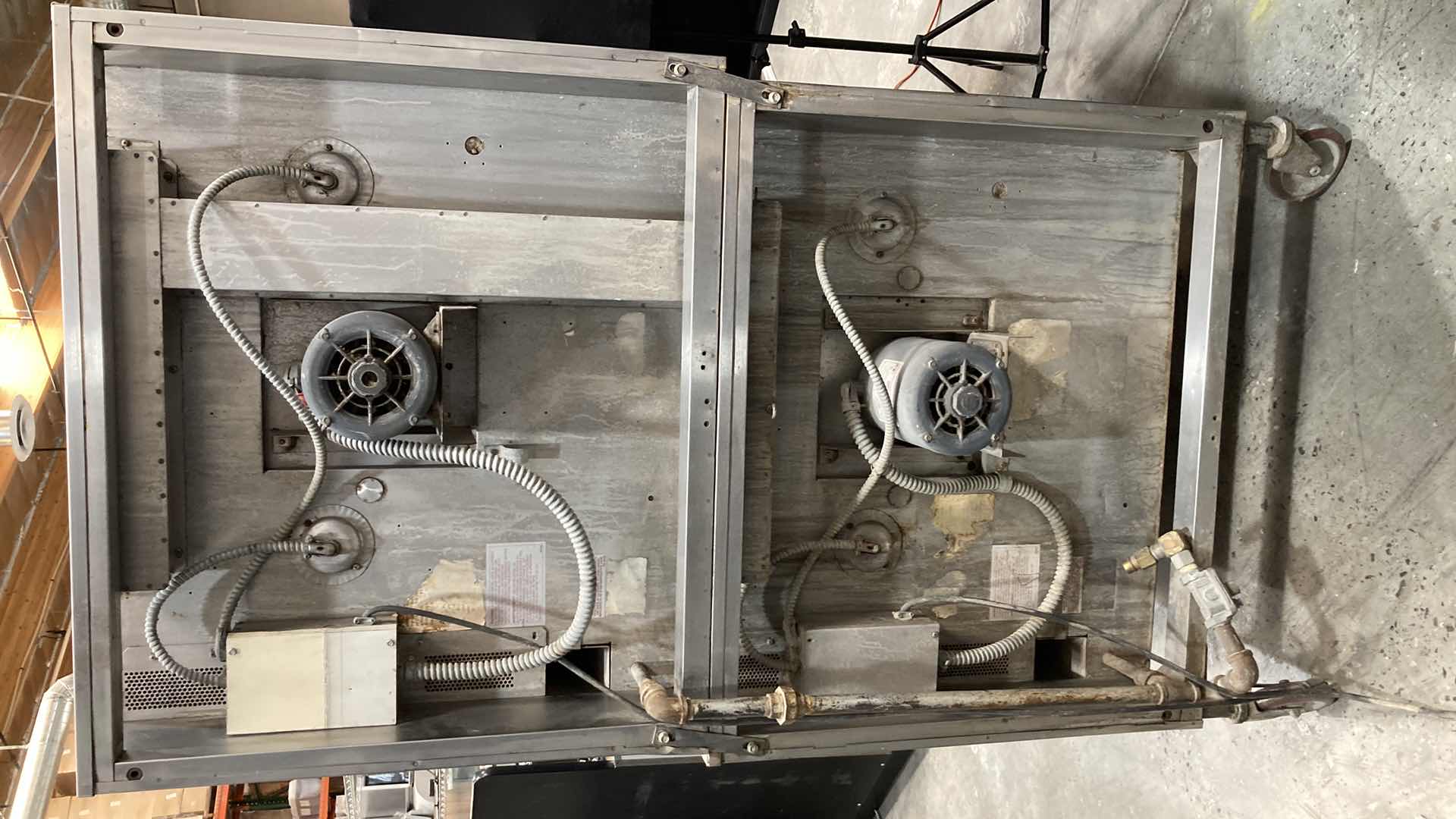 Photo 9 of BLODGETT 2 TIER COMMERCIAL CONVECTION OVEN (ELECTRICAL SHORT)