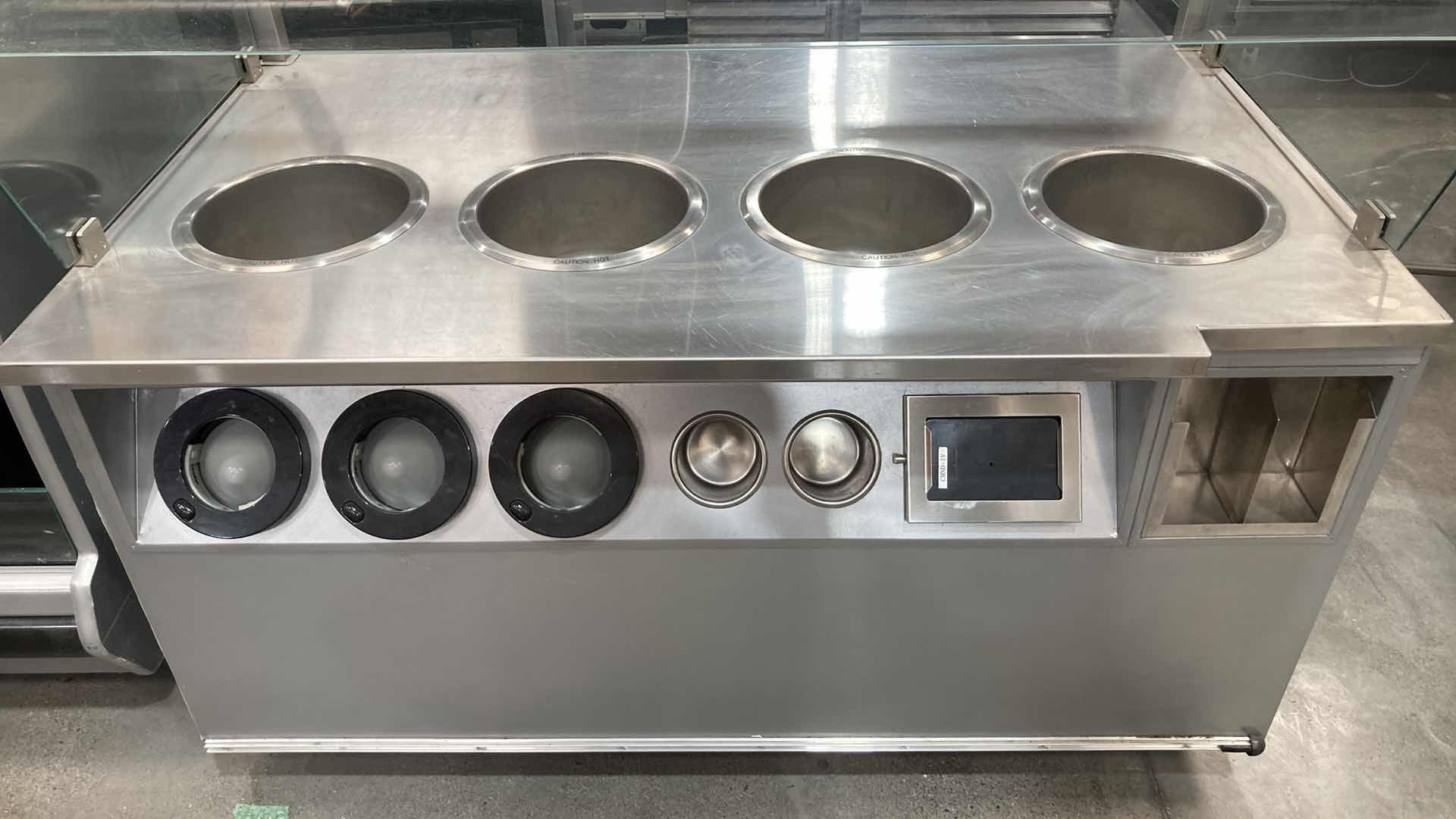 Photo 4 of HUSSMANN SELF SERVICE HOT HOLD SOUP STATION MODEL IM-05-15-FX135 (HARDWIRED)