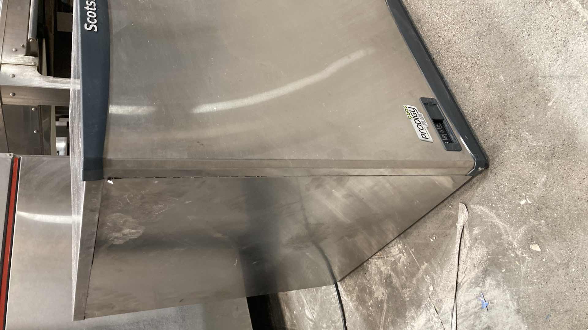 Photo 2 of SCOTSMAN PRODIGY PLUS ICE MACHINE MODEL F1222L-1D