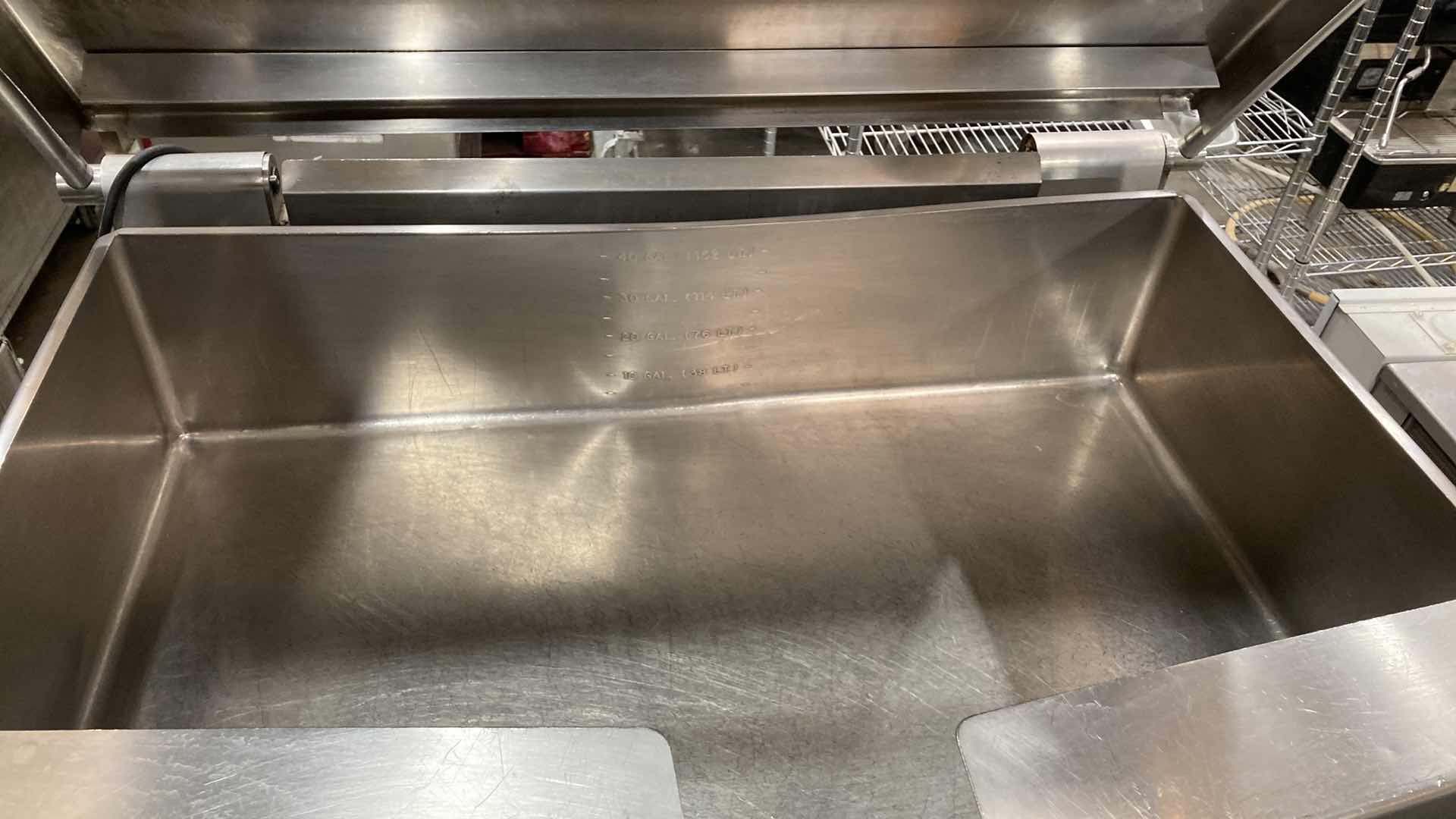 Photo 1 of VULCAN 40GAL TILT SKILL MODEL VG40 (NO CRANK HANDLE)