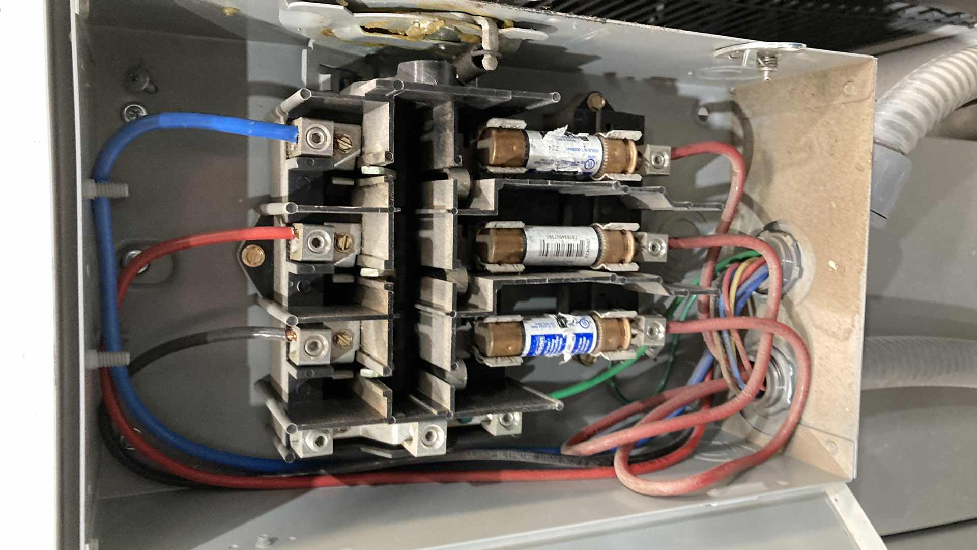 Photo 1 of RUSSELL CONDENSING UNIT MODEL RFO600L4S-EA