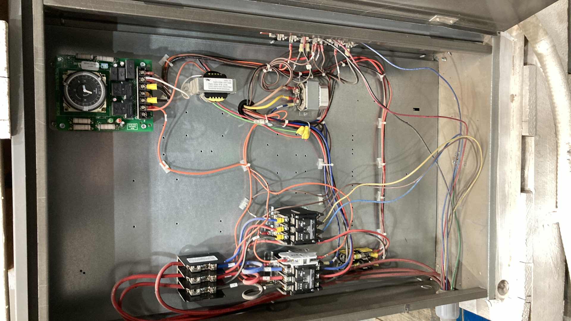 Photo 1 of RUSSELL CONDENSING UNIT MODEL RFO600L4S-EA